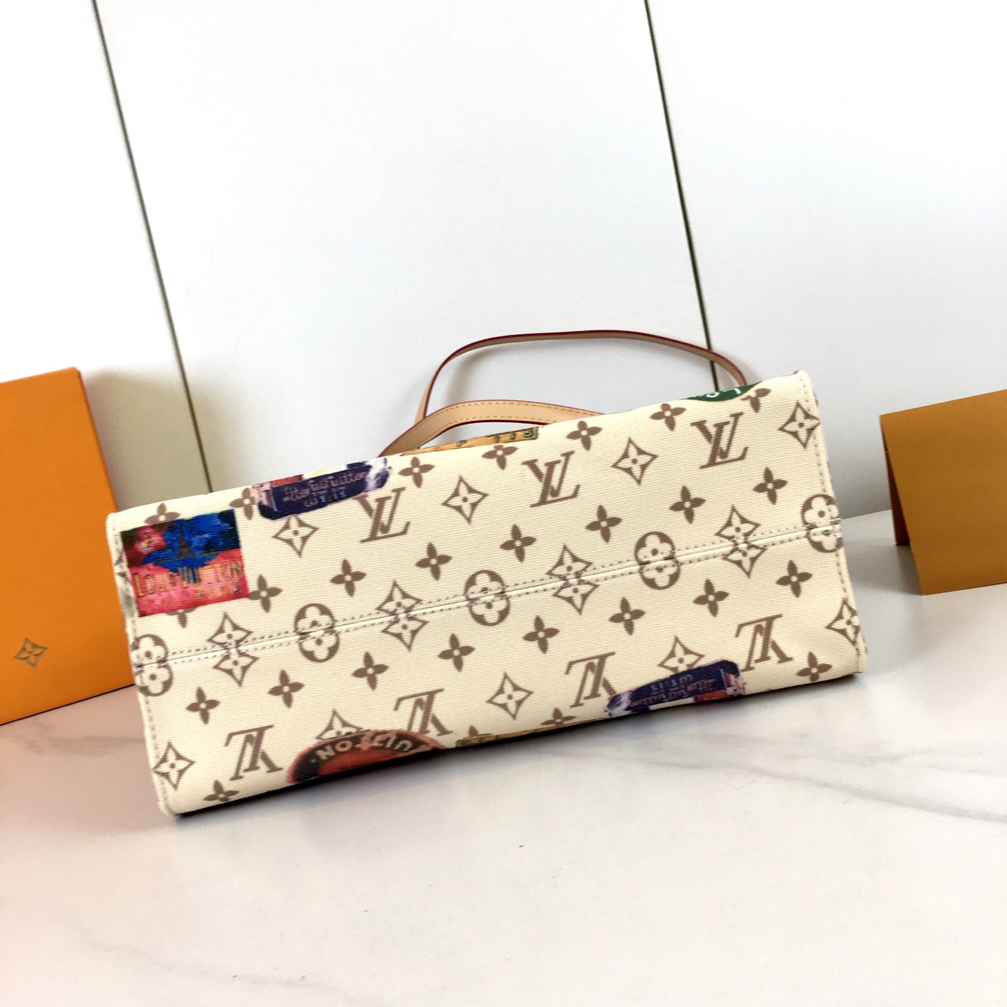 Onthego 中号手袋 - クラシックなMonogramデザイン