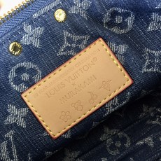 ,独家实拍 M13994樱桃🍒Pochette Accessoires 手袋取材涂层帆布,以缤纷 Monogram 图案 ,独家实拍 M13994樱桃🍒Pochette Accessoires 手袋取材涂层帆布,以缤纷 Monogram 图案