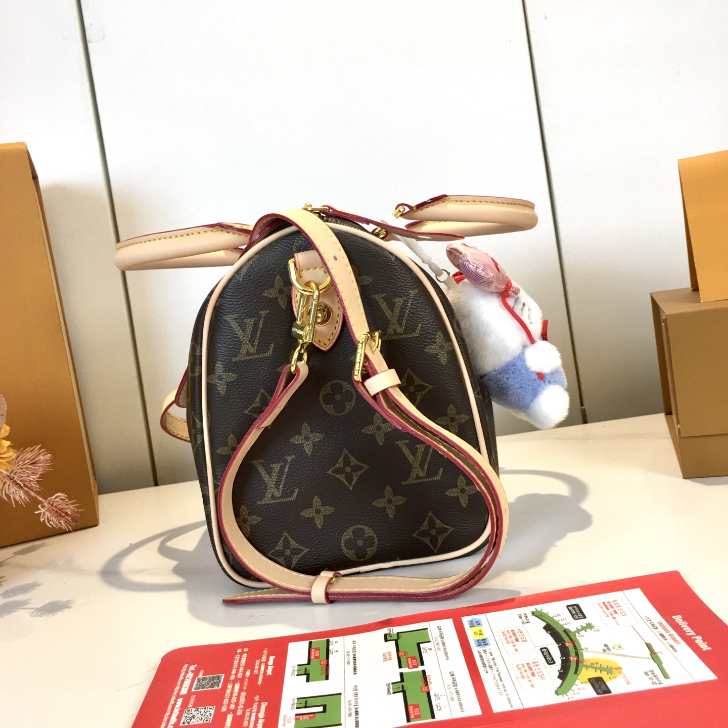 ,顶级原版，M40395，Speedy 25手袋 是款一完美的都市手袋。 标志性造的型与经典的 Monogram 帆布，