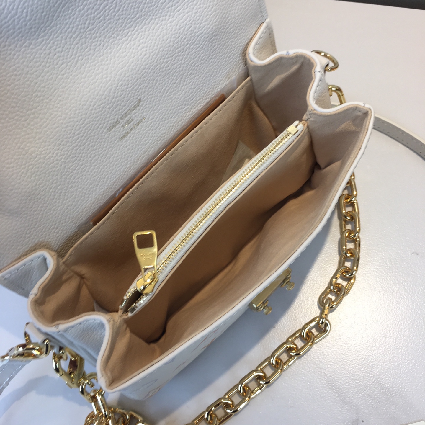 Louis Vuitton White Monogram Empreinte Leather Métis East West Crossbody Bag 10 i1753639797778 2639 0 8