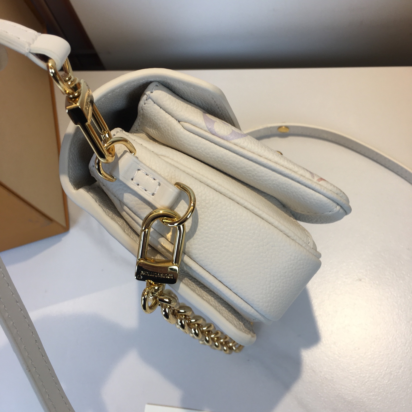 Louis Vuitton White Monogram Empreinte Leather Métis East West Crossbody Bag 9 i1753639797933 2099 0 7