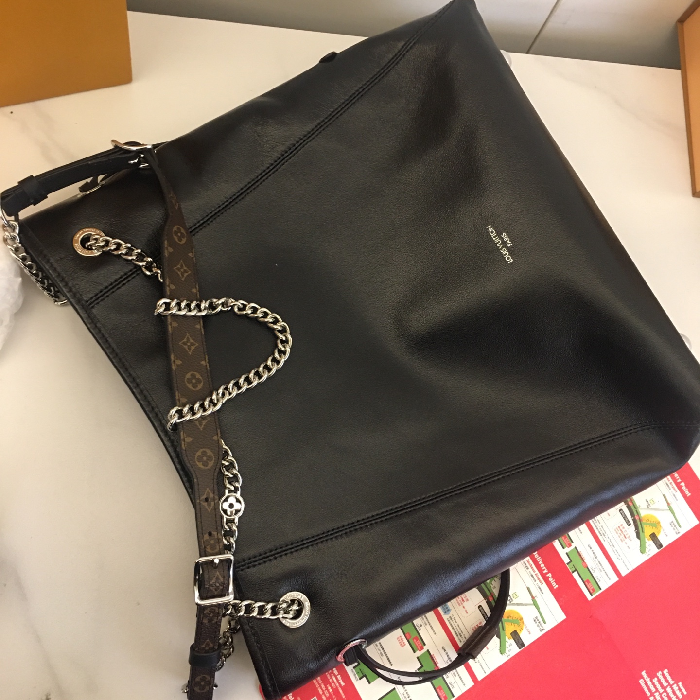 Louis Vuitton Off Duty Black Leather Shoulder Bag with Metal Chain M25545 6 i1754936781527 7060 0 2