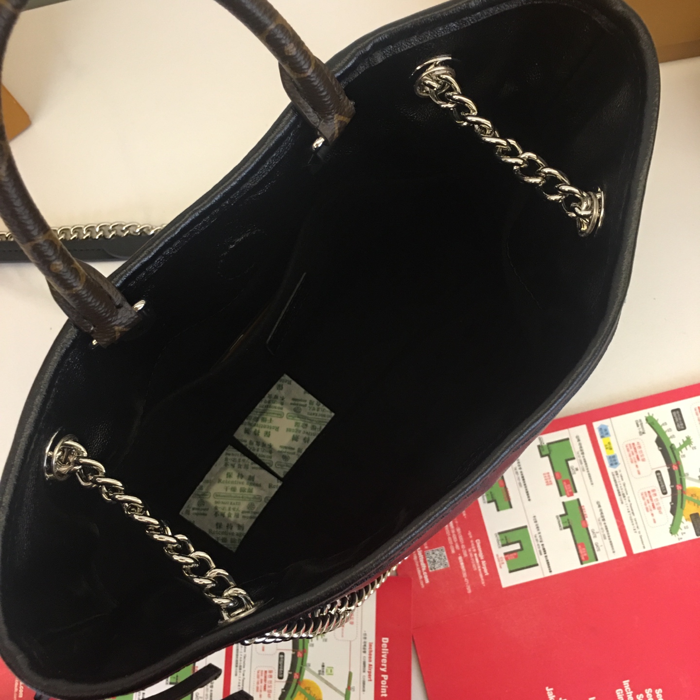 Louis Vuitton Off Duty MM Black Leather Hobo Bag with Silver Chain - M25522 10 i1754937917014 3889 0 8