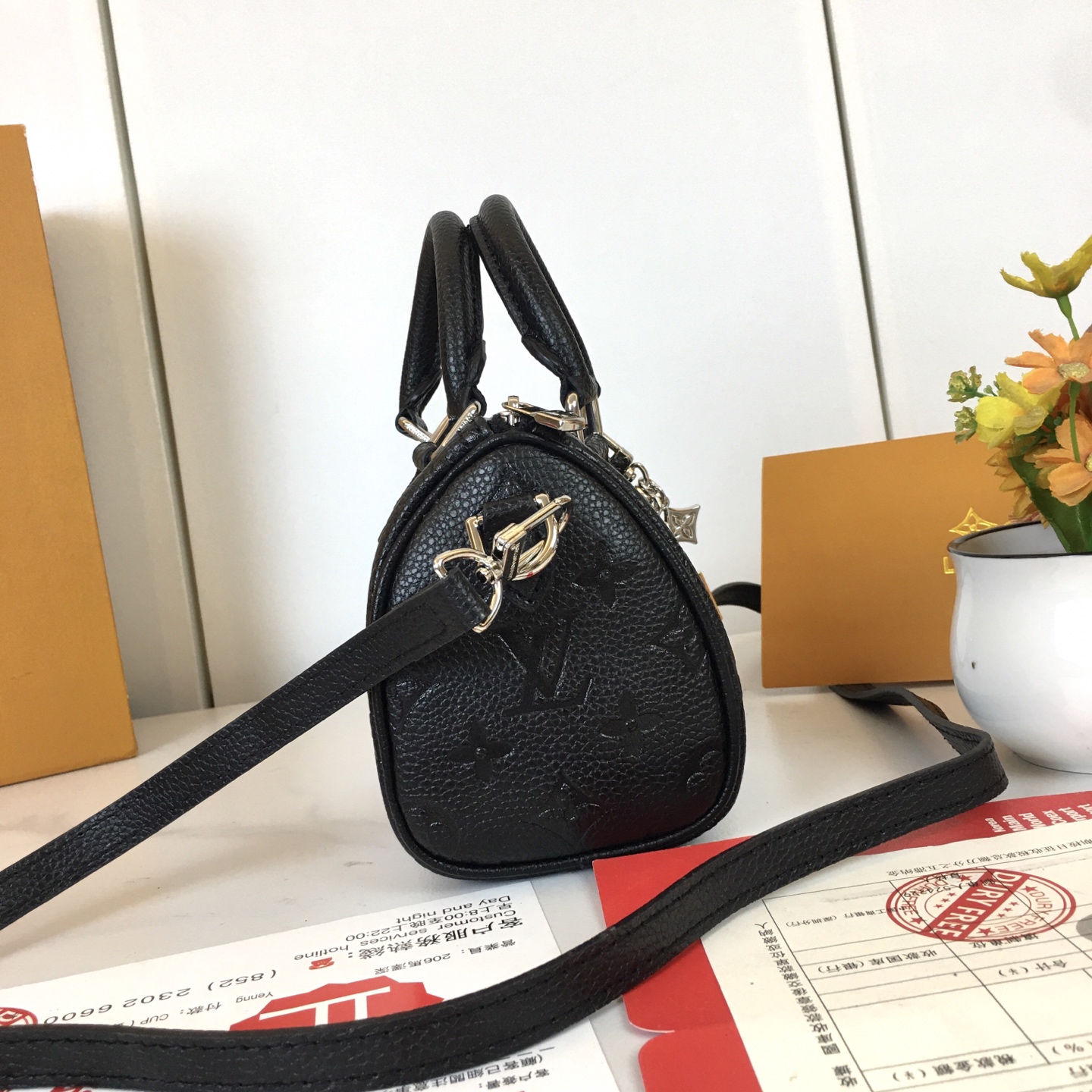 Nano Speedy手袋 - エレガントで軽やかなミニバッグ