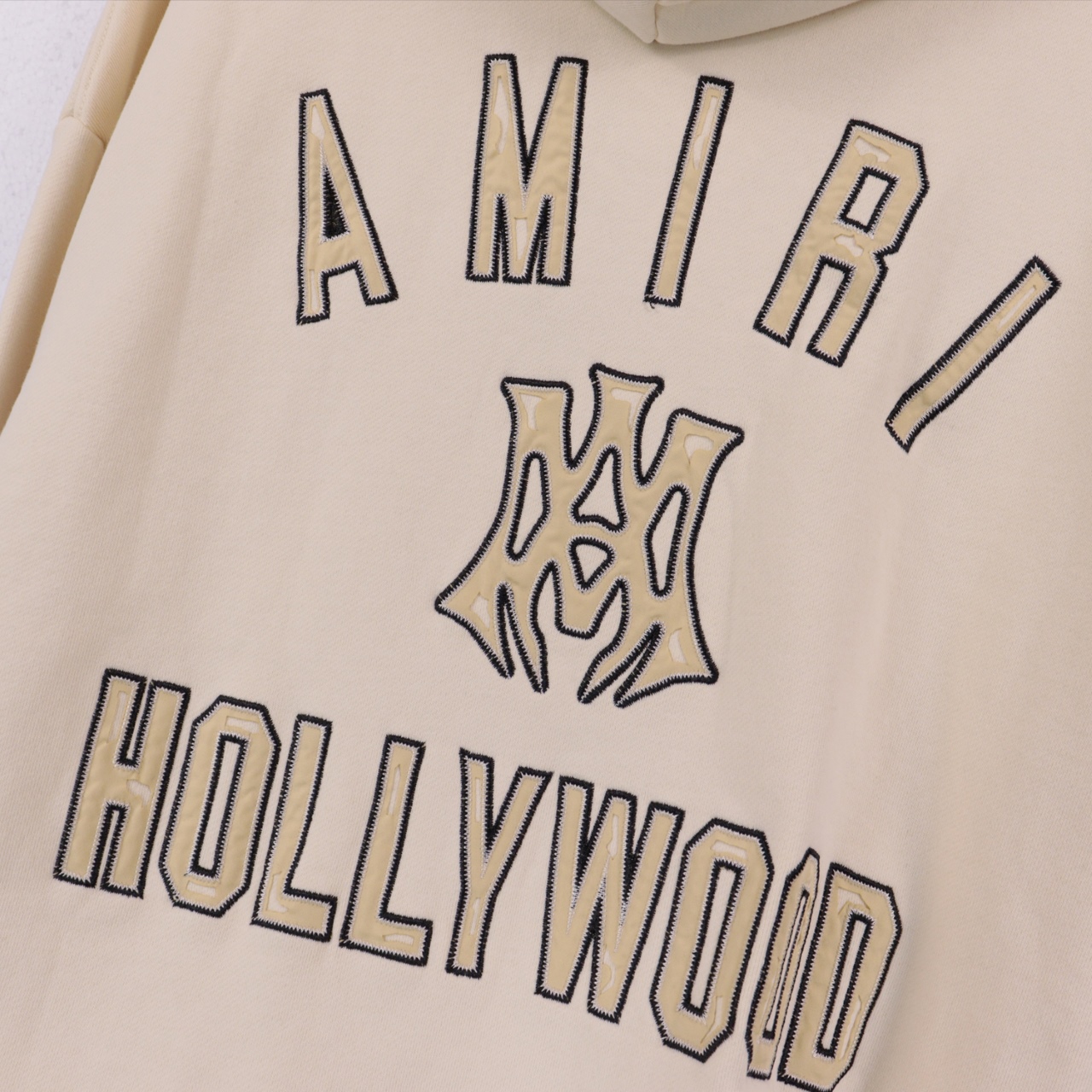 Amiri’s 2025 Hollywood Super-Sized Hoodie Collection in University Portrait Theme - 图片 4