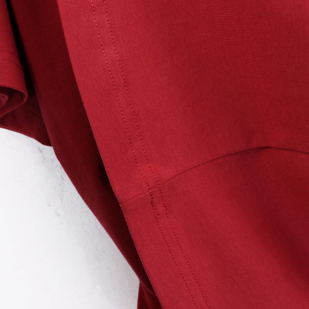 AMIRI Logo Embroidered T-Shirt in Red and Black, 230g Double Veil Fabric, Sizes S-XL - 图片 5