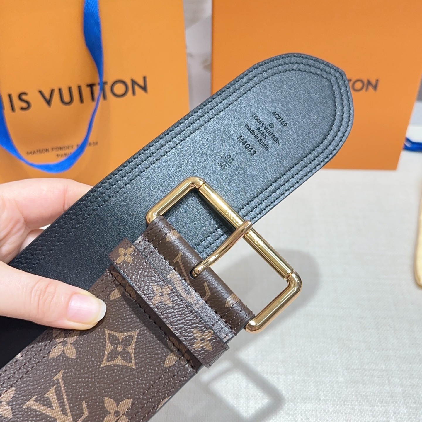 💥💥💥6.5cm LV腰带，双面头层进口牛皮，长度：75.80.85.90.95..110欧，铜五金扣原