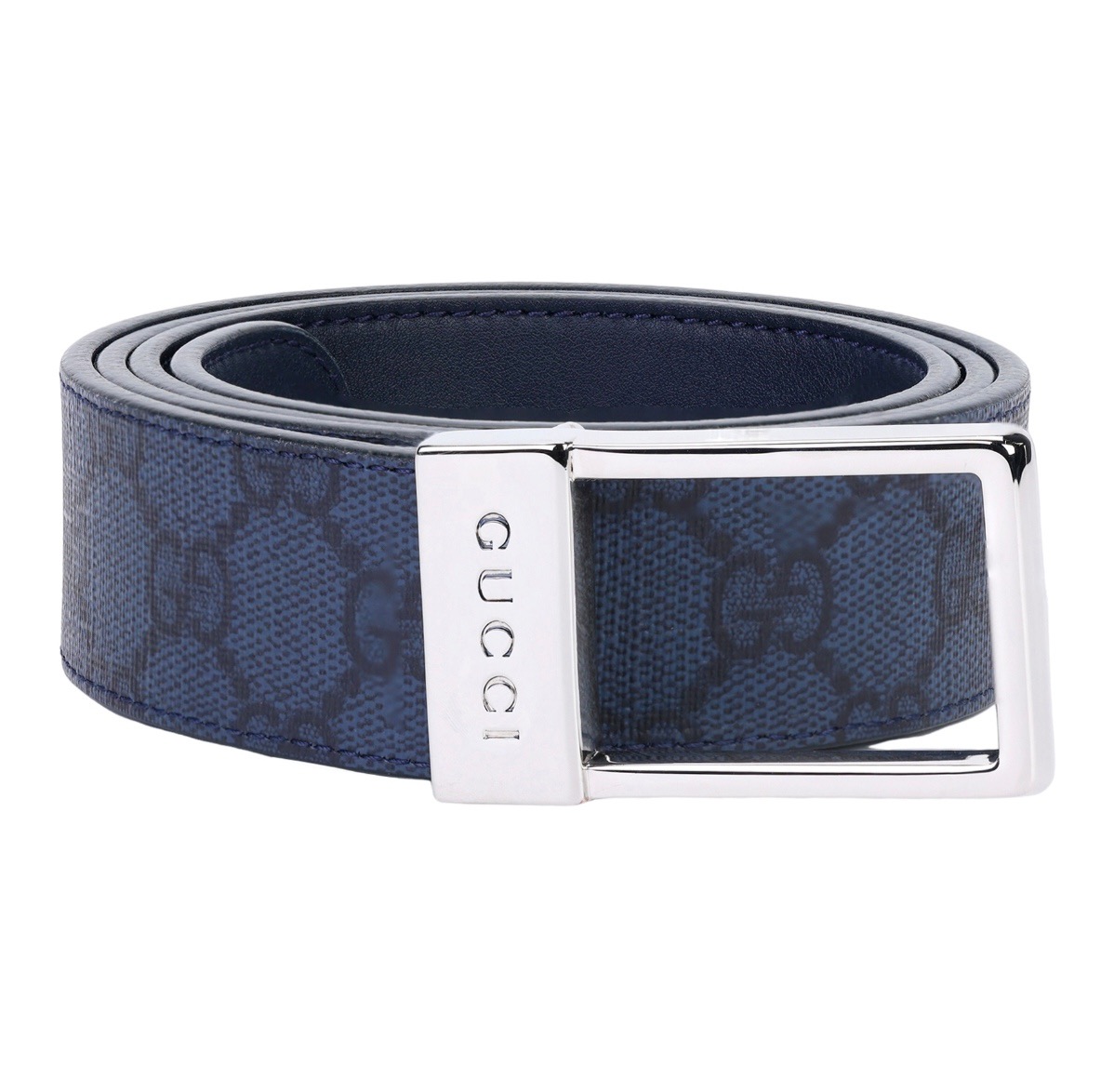 衔接品牌的过去和现在，以焕新方式继续演绎经典元素。这款窄版腰带饰有GG字母交织图案，以Gucci刻花呈现