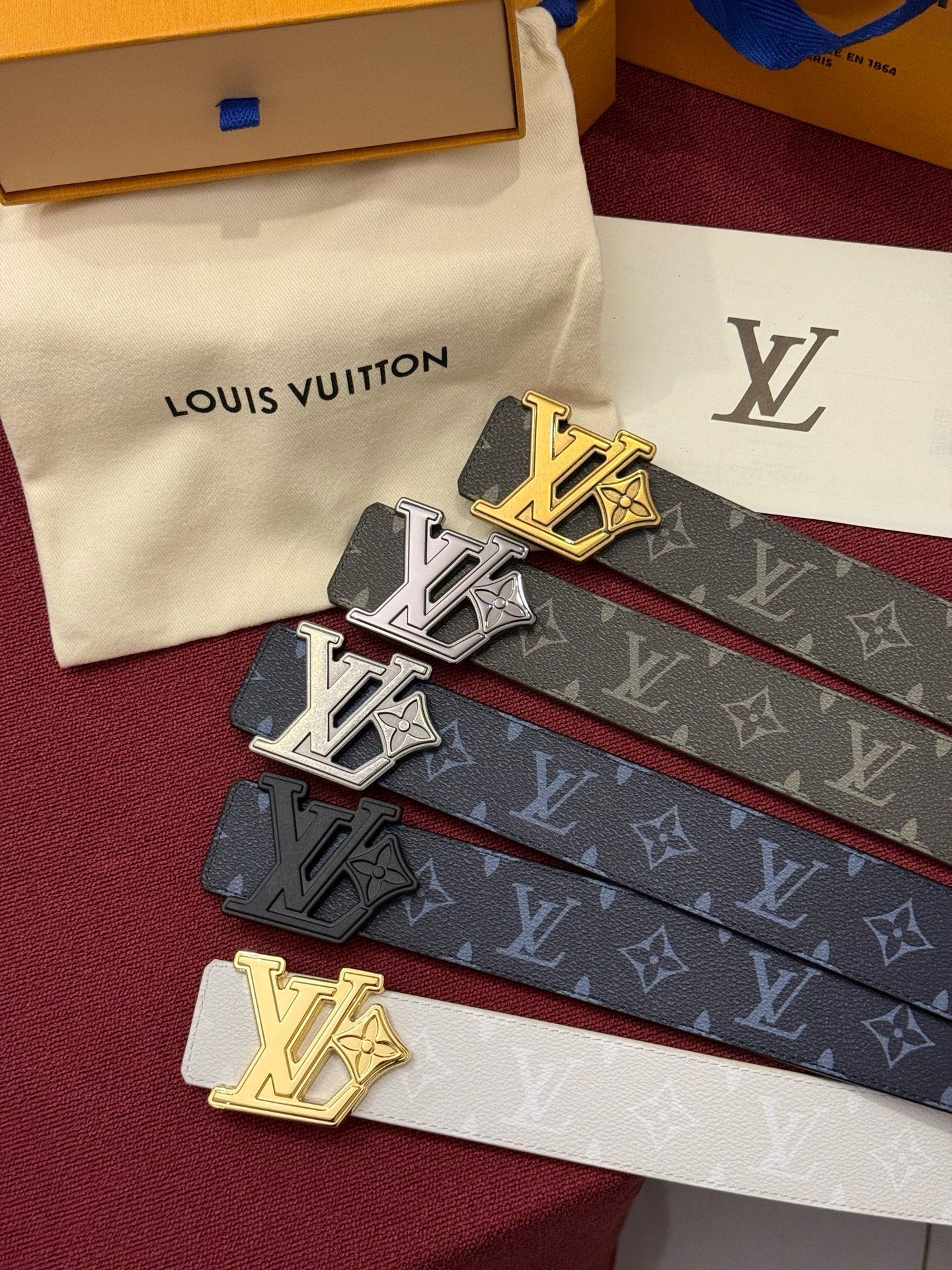 LV Initiales Monogram Reflective 40mm 可翻转腰带展现出一种动态细节，将经典风格提升