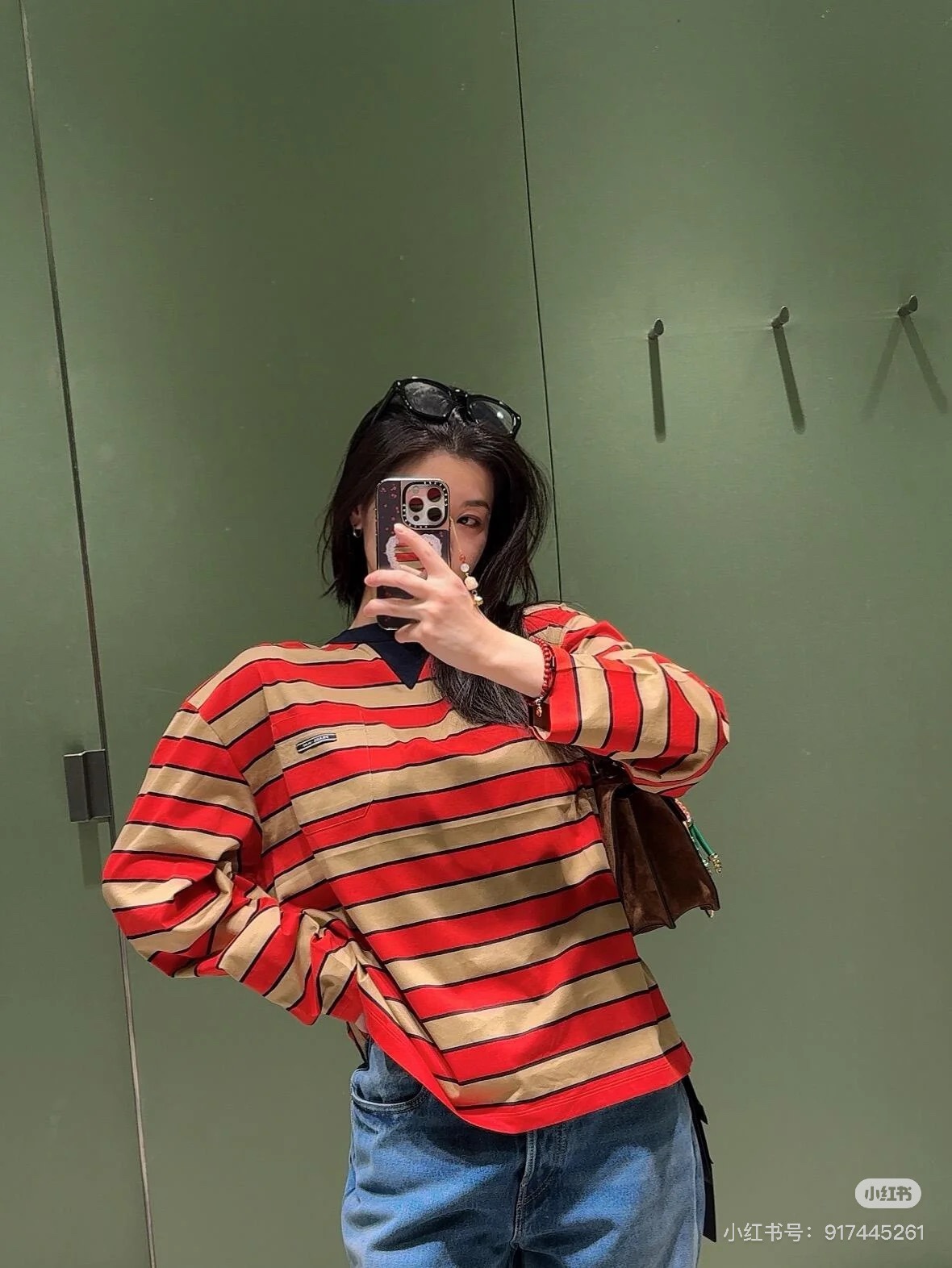 NO:316794,Prad* 25Ss early spring new model, micro-label loose version striped long-sleeved T-shirt. Original development, high-end production!  Loose style design, the upper body is simple and fashionable, and can be easily controlled no matter what body shape, the practical wear rate is super high, the custom fabric has a great texture, the upper body style is amazing [Wow] Regular style daily outfit~ you can wear it alone and you can wear it in the inner layer!  Little fairies!  Take action quickly!  Spot SML, prada,tees,t-shirt,alexander wang19860909批Prad* 25Ss早春新款 微标宽松版条纹长袖T恤.原版开发 高版出品！宽松版型设计 上身简单又不失时髦感 不管什么身材都可轻松驾驭 实穿率超高定制面料质感好到爆 上身版型绝绝子[哇]常规版型日常穿搭～单穿内搭都可！小仙女们！赶快行动起来吧！现货 SML,,prada,tees，t-shirt,alexander wang,Women's clothing