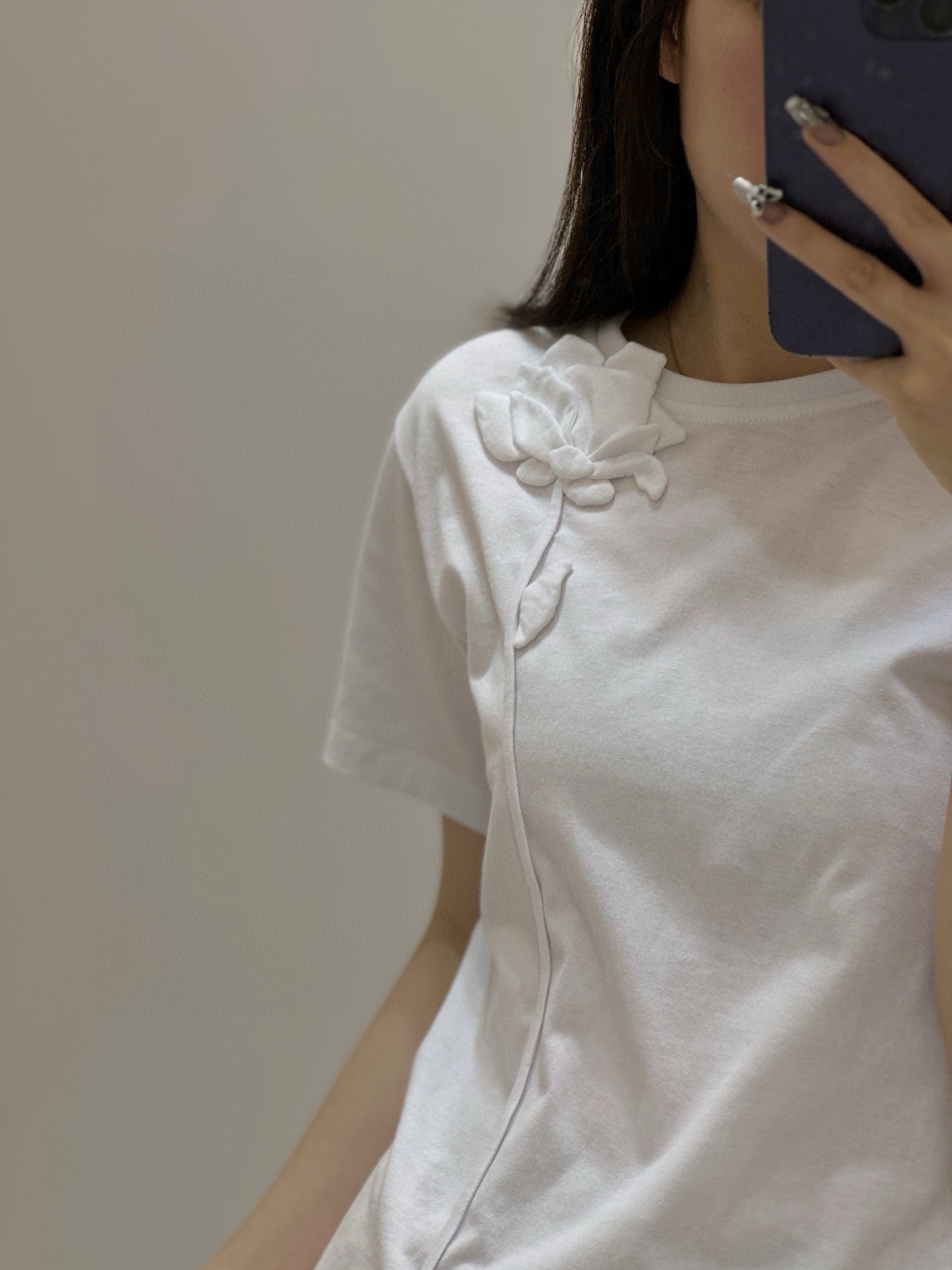 NO:313426,Buy vale*tino early spring new products!  Handmade rose positioning design pure cotton T-shirt!  Heavy craftsmanship customization pure hand-positioning embellishment low-key luxury!  Logo embroidery fashion essentials unlock all outfits!  Determine the quality of my home!  Classic items are fashionable and high-end!  The classic style is versatile and not picky!  Highly recommend your own version!  Rose Red/White SML, valentino,tees, t-shirt,alexander wang19860909批vale*tino早春新品！手工玫瑰花定位设计纯棉T恤！重工艺定制纯手工定位缀饰低调奢华！logo刺绣时髦精必备单品解锁所有穿搭！认准我家品质！经典单品时髦又高级！经典版型百搭不挑人！强烈推荐自留款！玫红/白色SML,,valentino,tees，t-shirt,alexander wang,Women's clothing