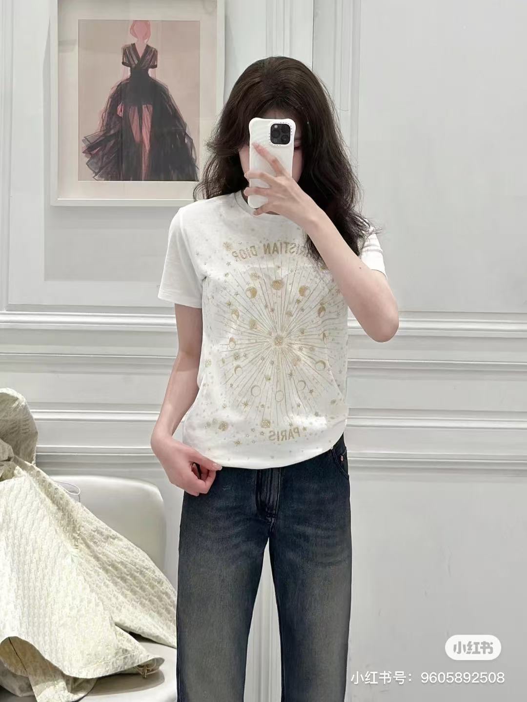 NO:306740,DI*R gold thread embroidery iron diamond t-shirt white cotton jersey fabric, gold tone Astral pattern printing   embroidery   iron diamond, complicated process, the details are optimized this year so thoughtful. A layer of thin cotton and sticky silhouette on the back of the embroidery, so you don’t have to worry about being thorny when wearing it intimately. Must-in-one SML, tees, t-shirt, alexander wang19860909批DI*R金线刺绣烫钻t恤白色棉质平纹针织面料,金色调Astral图案印花 刺绣 烫钻,工艺繁复,今年细节优化的太贴心了,刺绣反面加了一层薄棉粘朴,贴身穿也不怕扎肉.必入款 SML,,tees，t-shirt,alexander wang,Women's clothing