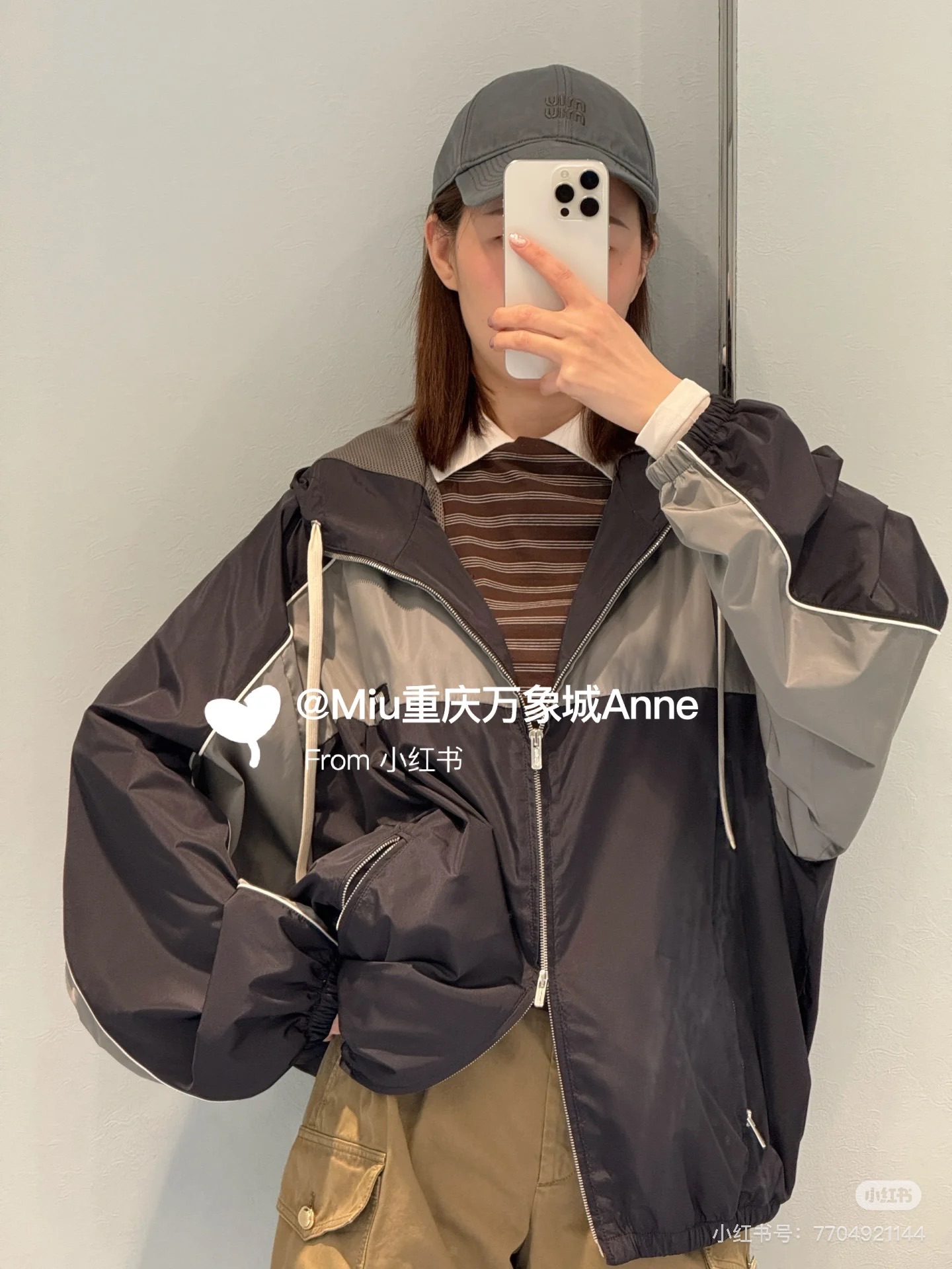 NO:317168,Miumi* 25Ss early spring new style college style nylon jacket. Original development!  High-end production!  Looking for childhood as a symbol of absolute truth Silk-like nylon material Sportswear jacket tailoring, branding presents a variety of male and female models Imagine a free world inhabited by different people with strong wills Men and women Same styles Man and women Work quality Details Spot SML, Miumiu, jackets & coats, jackets & coats, alexander wang19860909批Miumi* 25Ss早春新款 学院风尼龙夹克外套.原版开发！高版出品！寻找童年作为绝对真理的象征 丝绸般的尼龙材质 运动服夹克剪裁、品牌打造呈现多种男性和女性模特 想象出一个由意志坚强的不同人群所居住的自由世界 男女同款 做工品质看细节 现货 SML,,miumiu,jackets & coats,jackets & coats,alexander wang,Women's clothing