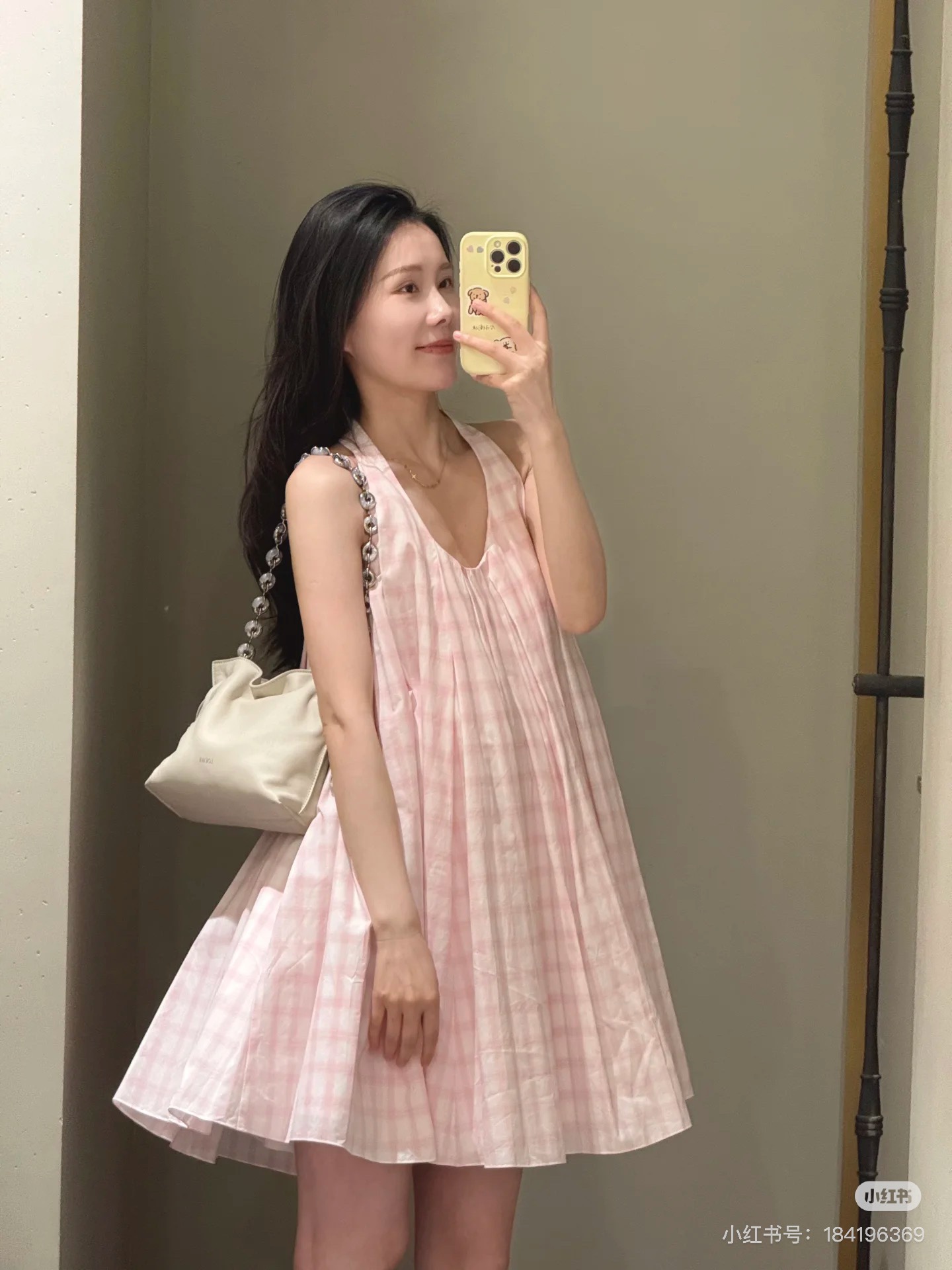 NO:319363,LOEW*2025 counter hits online Customized YB imported pure cotton material, high-quality texture, comfortable and delicate, suspender vest dress tailored, red and white plaid, vest suspender is used as shoulder-cut, modified shoulder and neck line, A-line skirt is loose and comfortable, not stick to style, easy to put on and take off, belt is integrated and blessed, fine and delicate, brand style, regular straight-tube style, elegant and retro upper body, essential for casual commuting, customized surface accessories, accurate version, high version SML,,loewe, skirts, alexander wang19860909批 LOEW*2025专柜爆款上线 定制YB进口纯棉材质 质感高级 舒适细腻 吊带背心连衣裙剪裁 通体以红白格纹打底 背心吊带作挖肩处理 修饰肩颈线条更显纤细 A字裙摆宽松舒适 不拘泥风格身材 便于穿脱 腰带融入加持 精细之处彰显品牌格调 常规直筒版型 上身优雅复古 休闲通勤必备 定制面辅料 认准版本 高版本 SML,,loewe,skirts,alexander wang,Women's clothing