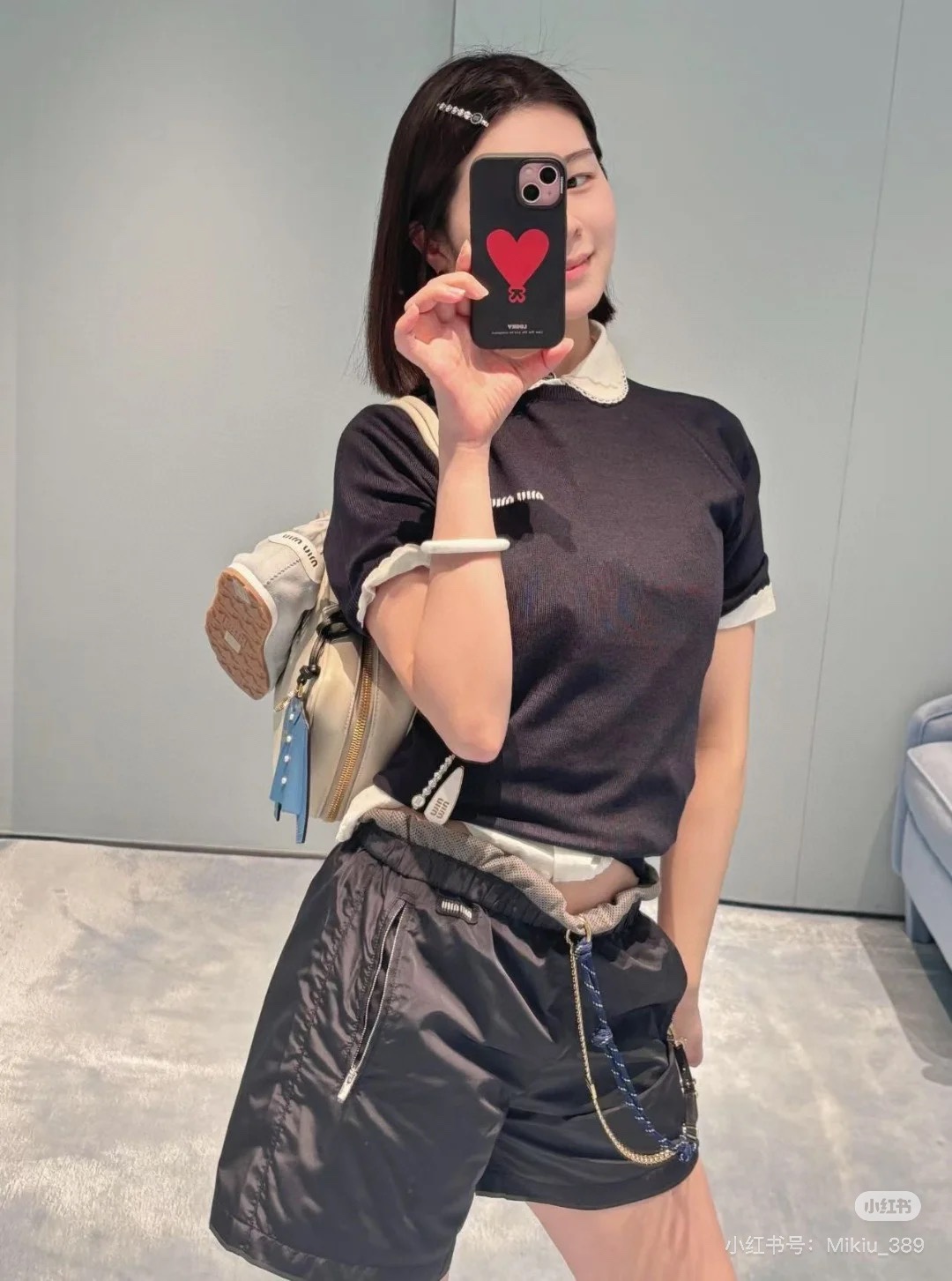 NO:319367,Miumi* 25Ss early spring new style, high waist loose casual sports shorts. Original development!  High-end production!  The essential casual shorts for the wardrobe are here!  Fashion items with super high daily matching rate. Absolutely versatile champion. This style is impeccable in terms of details and upper body style. It is a must-have versatile item in the wardrobe!  Wearing various vests and short sleeves on a daily basis is full of energy and feel customized fabrics, breathable and comfortable!  Jimei people cannot miss versatile models~ Spot SML, miumiu, shorts, T-shirt, alexander wang19860909批Miumi* 25Ss早春新款 高腰宽松休闲运动短裤.原版开发！高版出品！衣柜必不可少的休闲短裤来啦！日常搭配率超级高的时尚单品 绝对的百搭冠军这款无论是细节上还是上身版型都是无可挑剔上身超级显瘦显腿长 是衣柜必备的百搭单品！日常随意搭配各种背心短袖都是元气满满的feel定制面料 透气舒适！集美们不能错过的百搭款～现货SML,,miumiu,shorts,T-shirt,alexander wang,Women's clothing