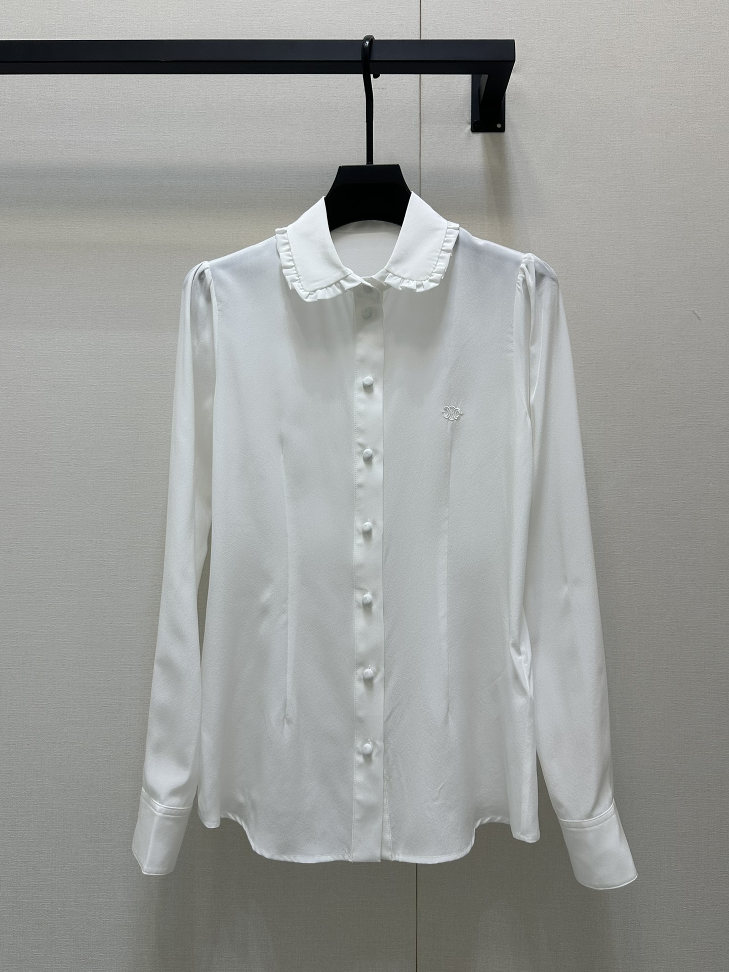NO:329488,Celin*25Ss early spring new product, lace collar white long-sleeved shirt, original development, high-end production!  Silk material, white, rich and beautiful, high-end style must be included in the single item!  The gentleness and elegance you bring without being too deliberate. Everyday fashionable commuting is versatile and not picky!  Workmanship quality is your own, spot SML, celine,shirts,real silk,alexander wang19860909Celin*25Ss早春新品 花边领白色长袖衬衫 原版开发 高版出品！真丝材质 白富美高级感必入单品！无需太刻意就自带来的温柔与优雅 日常时髦通勤百搭不挑人！做工品质在自己看,现货 SML,,celine,shirts,real silk,alexander wang,Women's clothing
