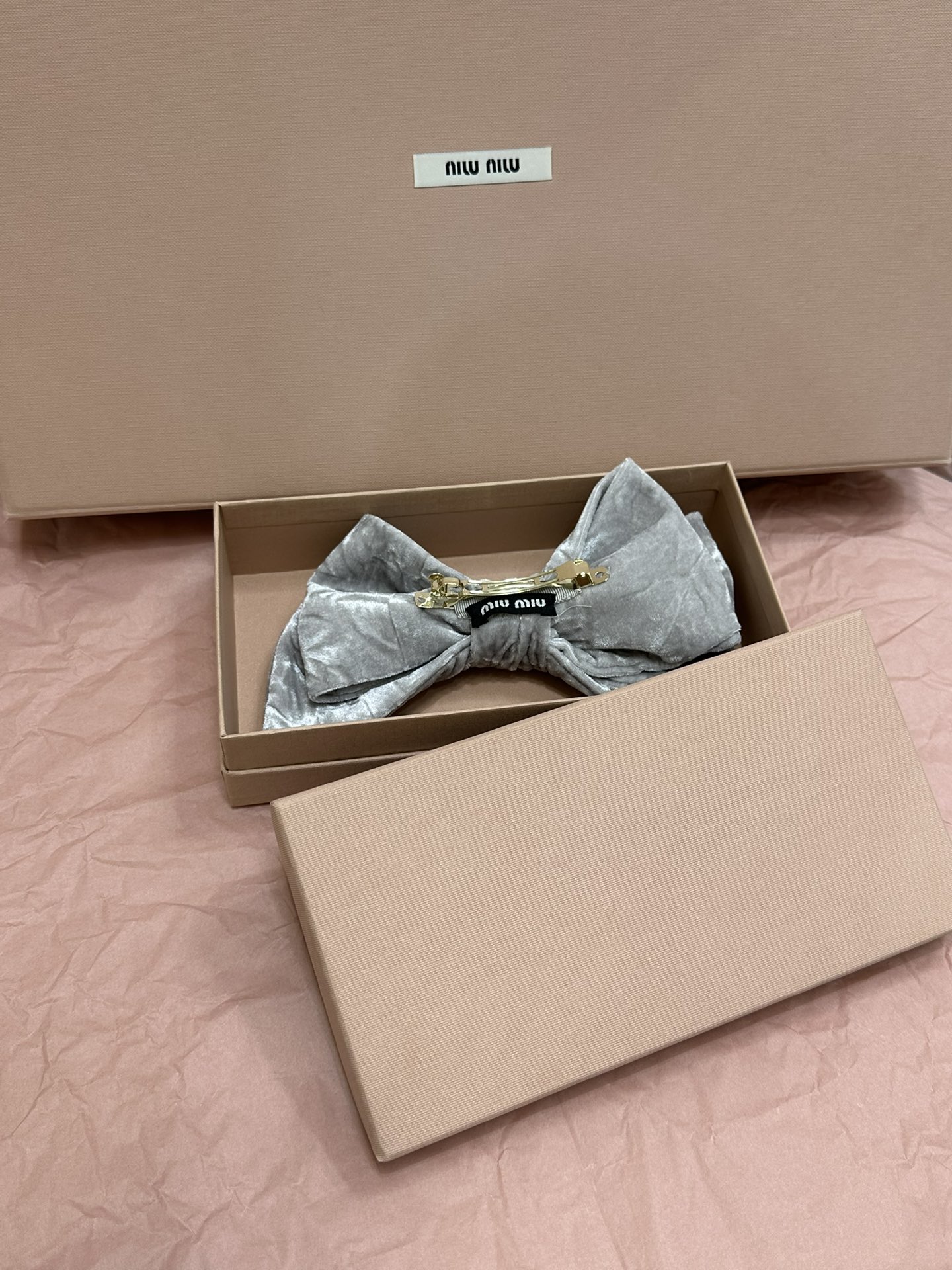 NO:329681,Miu jewelry Hairpins (with box) large goods real shot, miumiu, hairpins, alexander wang19860909Miu饰品 发夹批（配盒子）大货实拍,,miumiu,hairpins,alexander wang,Women's clothing