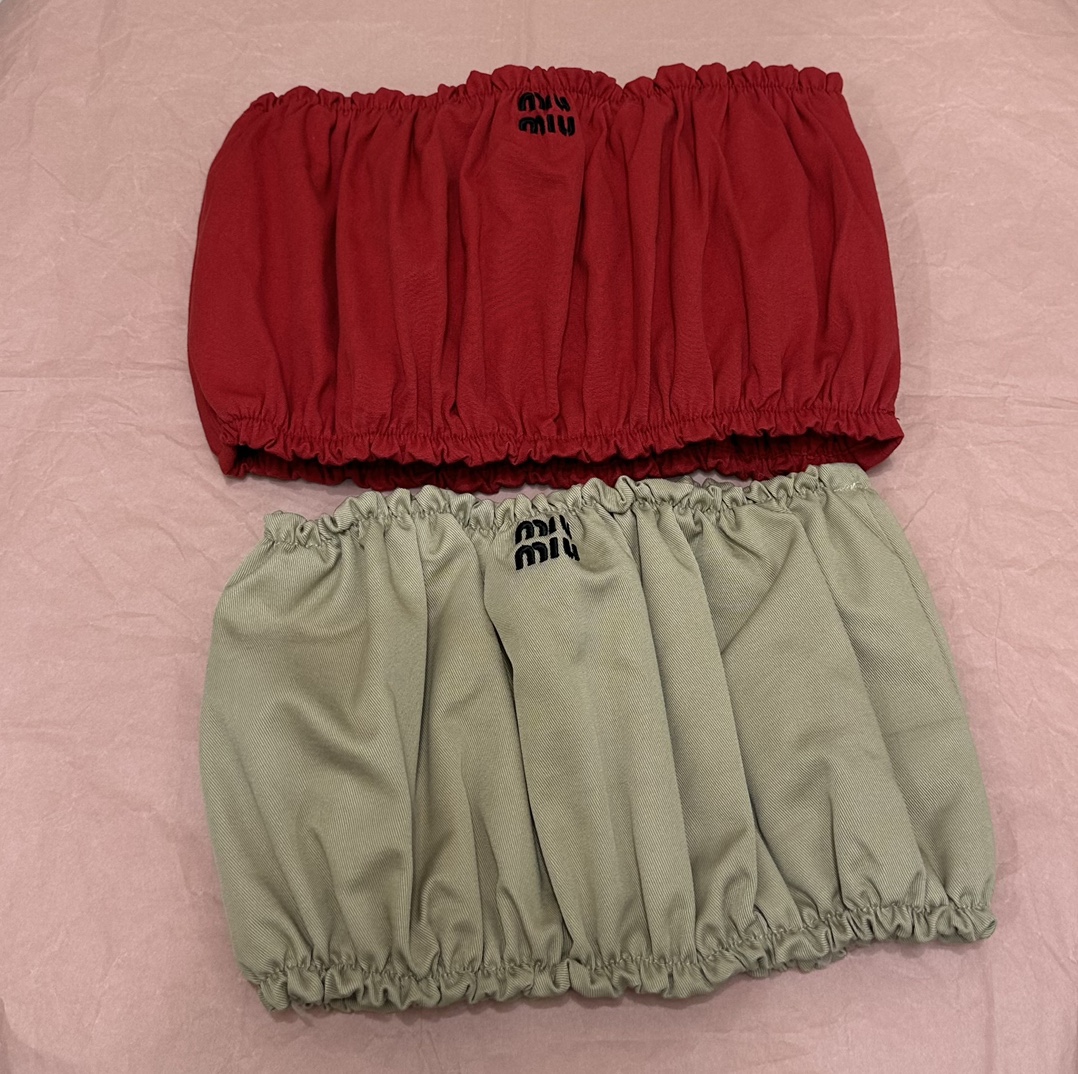 NO:333694,Miumi* 25Ss Spring and Summer New Poplin Strap. Original Developed!  High-end production!  Sakura pink poplin fabric made with brand logo embroidery elastic elastic trim, single wear to highlight the figure, can be matched with any small jacket, recommended to buy the workmanship quality and look at the details!  2 colors spot SML big-ticket real shots, miumiu, jackets & coats, alexander wang19860909Miumi* 25Ss春夏新款 府绸抹胸.原版开发！高版出品！樱花粉府绸面料制作饰有品牌标识刺绣弹力松紧饰边单穿凸显身材可搭配任何小外套推荐入手做工品质看细节！2色现货 SML大货实拍,,miumiu,jackets & coats,alexander wang,Women's clothing