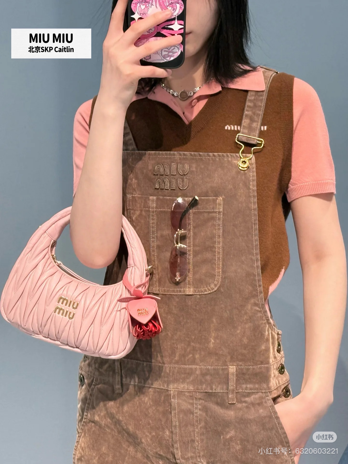 NO:331751,MIU MI*｜All-friendly velvet craft casual strap skirt series, positioning patch, heavy industry washing process, imported fabrics are soft, delicate and comfortable in texture. Fixed dyeing, low-key and luxurious, age-reducing Girls' Generation!  A must-have artifact for white, rich and beautiful women!  Classic regular version Highly recommended for your own style!  Workmanship quality depends on details SML, miumiu, skirts, alexander wang19860909MIU MI*｜贴布绣百搭丝绒工艺休闲背带裙 系列款 定位贴布,重工洗水工艺 进口面料质感柔软细腻舒适. 定染色系 低调奢华, 减龄少女时代！白富美必备神器！ 经典常规版型 强烈推荐自留款！做工品质看细节 SML,,miumiu,skirts,alexander wang,Women's clothing