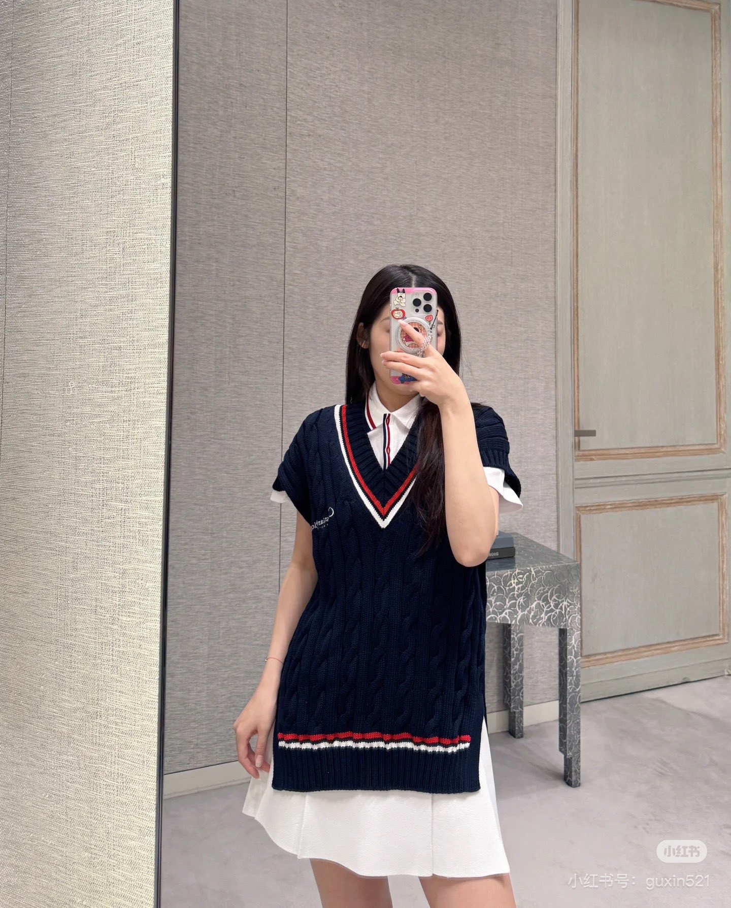 NO:332807,Dio* new style new style contrast V-neck college style knitted sweater original development!  High-end production!  This sweater is not only beautiful when worn alone, but also super versatile as a layered inner layer!  Whether it is paired with jeans or skirts, you can easily control it, allowing your outfit to be improved by several levels in an instant!  Workmanship quality depends on details. Spot SML 2 colors, dior, skirts, jeans, sweaters, alexander wang19860909Dio*新款新款 撞色V领学院风针织毛衣 原版开发！高版出品！这款针织衫不仅单穿好看,作为叠穿内搭也是超级百搭的！ 不管是搭配牛仔裤还是半身裙,都能轻松驾驭,让你的穿搭瞬间提升好几个档次！做工品质看细节.现货 SML 2色,,dior,skirts,jeans,sweaters,alexander wang,Women's clothing