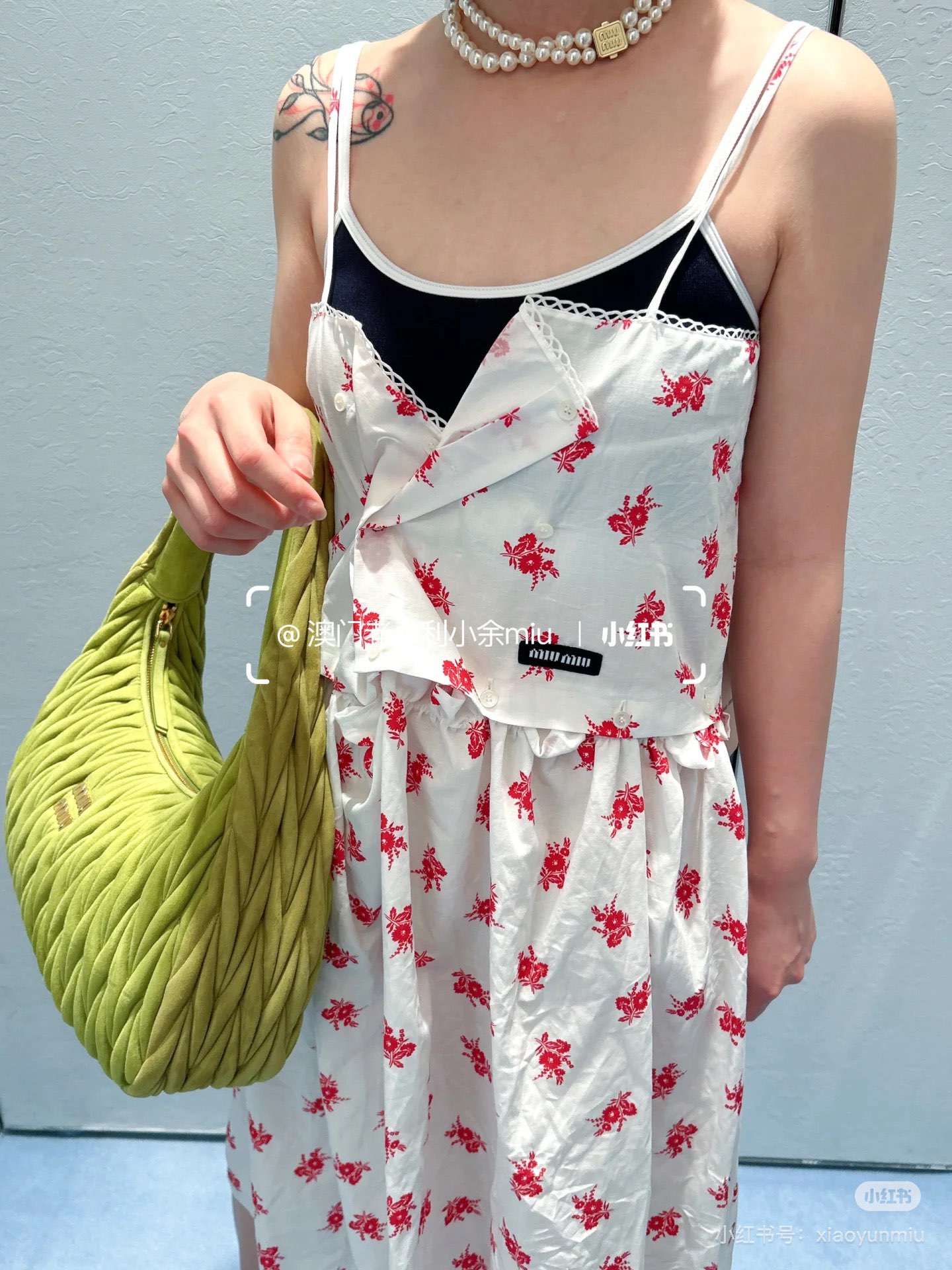 NO:333687,Miumi* 25Ss spring and summer new style cornflower small red flower deconstructed suspender skirt. Original development High-end production!  Wear multiple clothes, suspender buckle and puffy skirt, embroidered water-soluble lace design, sweet and cool, and age-reducing girl outfit. It is not picky about people. The upper body looks great. The workmanship quality depends on the details!  Spot SML, miumiu, skirts, alexander wang19860909Miumi* 25Ss春夏新款 矢车菊小红花解构式吊带裙.原版开发 高版出品！一衣多穿法吊带拆扣蓬蓬半裙,刺绣水溶花边设计甜酷兼备减龄少女穿搭.不挑人 版型上身巨好看 做工品质看细节！现货 SML,,miumiu,skirts,alexander wang,Women's clothing