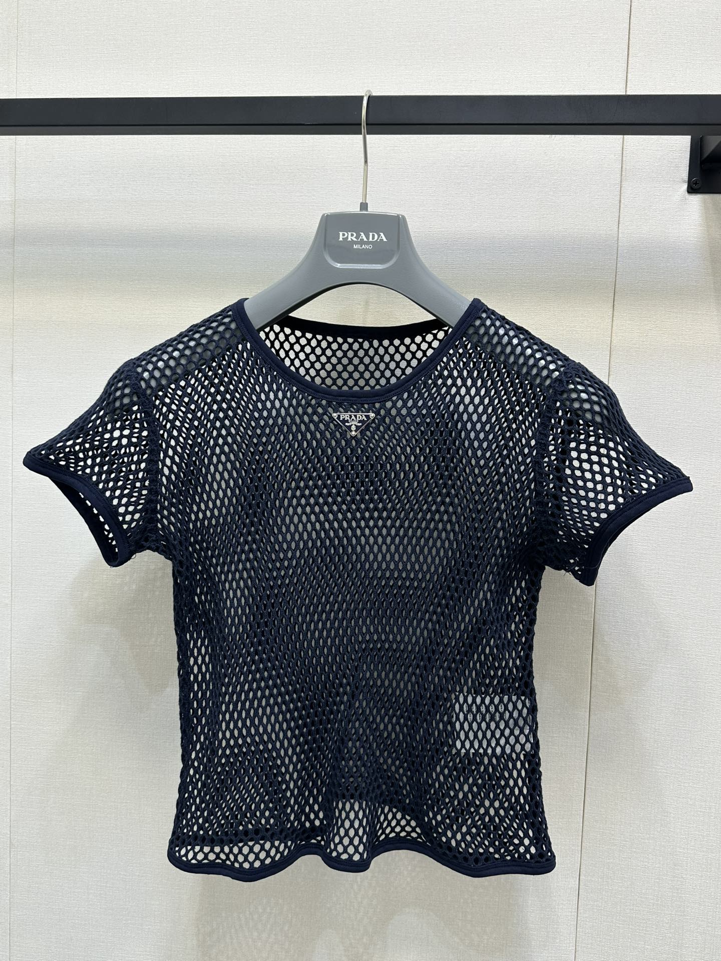 NO:335031,(Top) 25Ss Spring and Summer New Style, Grid Hollow Two-Piece Skirt Original Development!  High-end production!  The main color of pink and apricot color blends with the gentle spring style. The exquisite texture shows ingenuity, and the simple design shows casualness and freedom. Whether you are walking on the street or going to a small gathering, you can easily attract attention with a unique style and interpret a unique fashion attitude. 2 colors Spot SML large-scale real shots, skirts, alexander wang19860909（上衣） 25Ss春夏新款 网格镂空两件装半身裙 原版开发！高版出品！粉调主色搭配杏色内搭与春日温柔融合.精致纹理彰显匠心,简约设计展露随性洒脱.无论是漫步街头还是赴约小聚,都能以独特格调轻松吸睛,诠释别样时尚态度.2色 现货 SML大货实拍,,skirts,alexander wang,Women's clothing