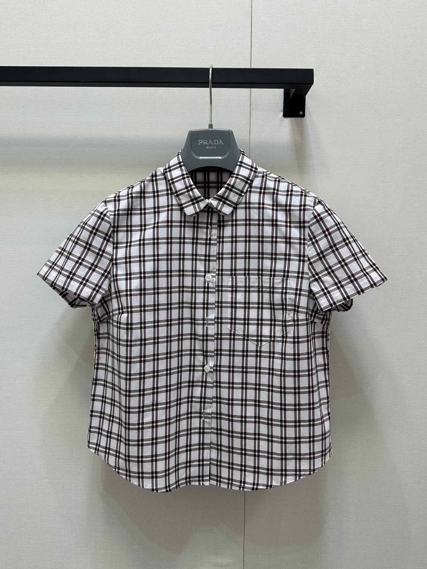NO:410023,(Shirt) *25 retro plaid short-sleeved shirt with elastic skirt style is super awesome~Original development High-end product Imported yb cotton material, plaid printing, this year's plaid elements are really too popular~The degree of random matching is not wrong 1:1 Superior style, the latest summer items, spot SML products real shots, skirts, shirts, T-shirts, alexander wang19860909（衬衫） *25复古格纹短袖衬衫打揽松紧半裙版型上身超级赞～原版开发 高版出品 进口yb棉材质,对版格纹印花,今年格子元素真的太火了～随意搭配都不出错的程度1:1超赞版型,夏季最新单品,现货 SML大货实拍,,skirts,shirts,T-shirt,alexander wang,Women's clothing