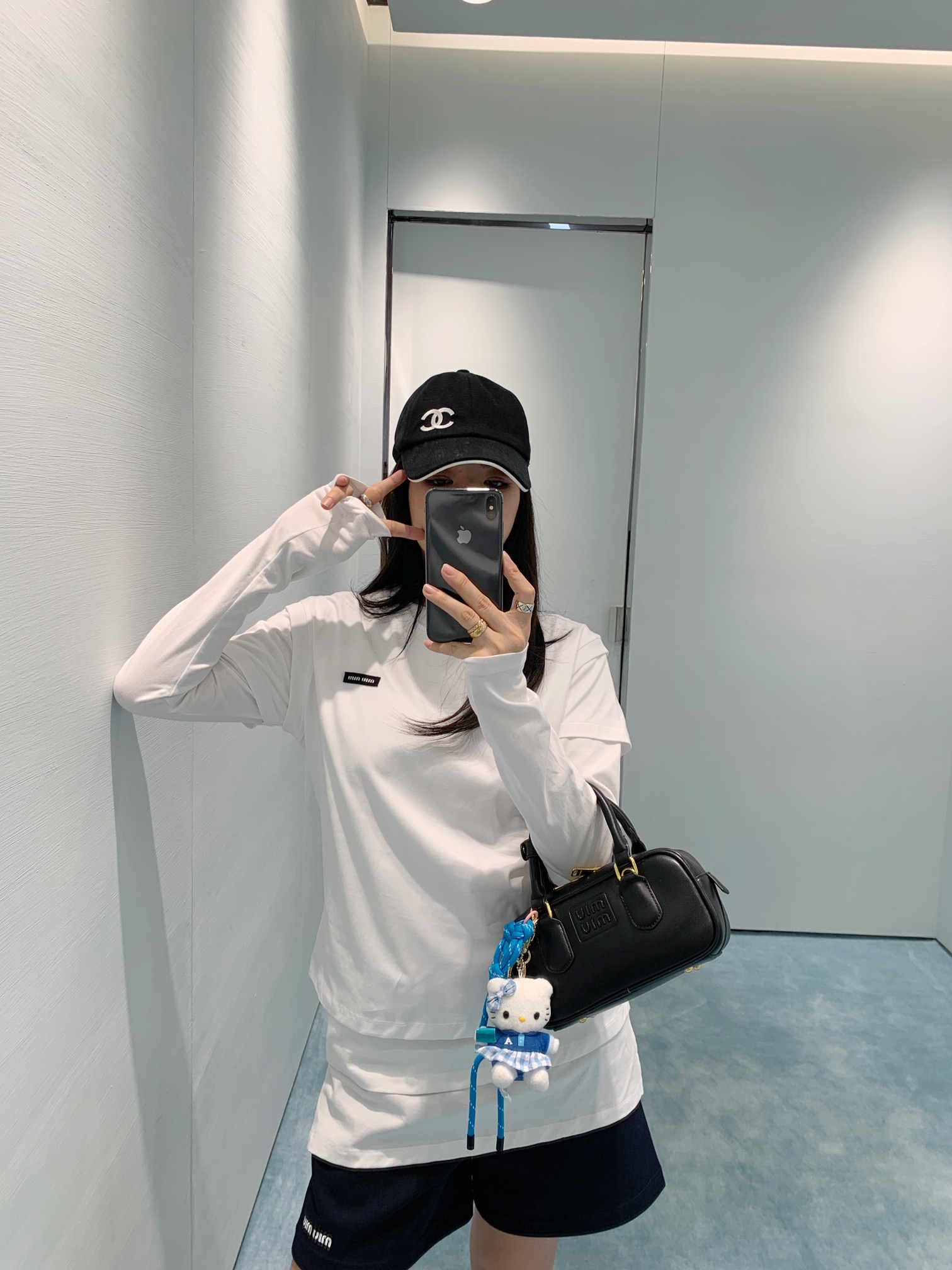 NO:411239,(Three-piece set with box) 24 FW early autumn new style, intellectual fashionable style micro-label round neck long-sleeved T-shirt three-piece set original development!  High-end white is really easy to match. Astor wash, three-piece layering is also very suitable for this year's popularity!  It is sweet and salty, and it is versatile and not picky!  Workmanship quality depends on details. Spot SML, tees, t-shirt, alexander wang19860909（三件套配盒子） 24 FW早秋新款 知识分子时髦风微标圆领长袖T恤三件套 原版开发！高版出品 白色真的好搭配.阿斯特水洗 ,三件叠穿也很适合今年的流行！可甜可盐版型百搭不挑人！做工品质看细节.现货 SML,,tees，t-shirt,alexander wang,Women's clothing