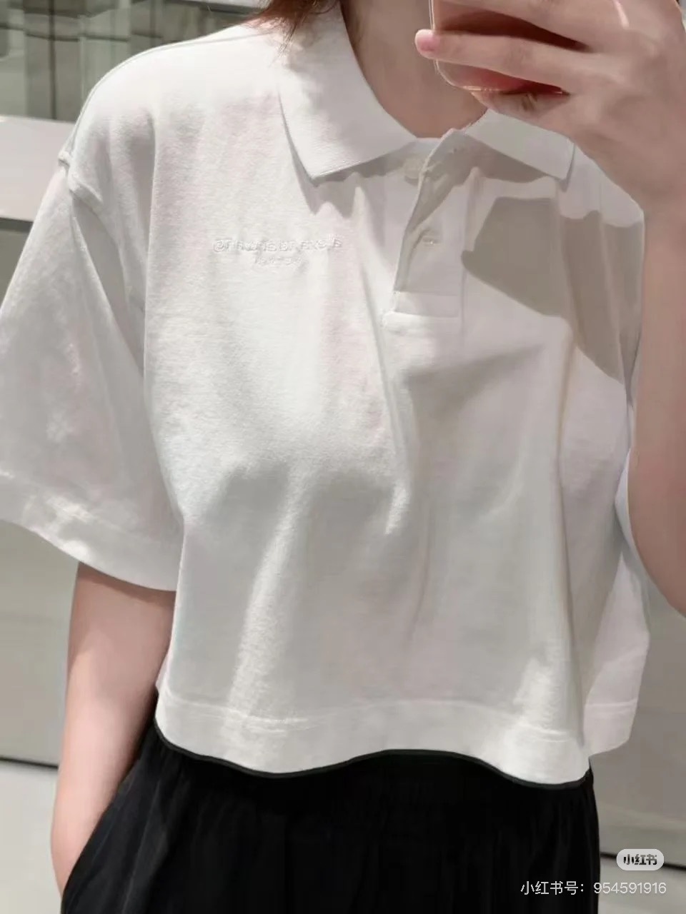 NO:414548,Alexander wang25 lapel short-sleeved lace button top shows a casual and lazy style. The black and white colors can be used as a cardigan to wear. Increase fashion and diversity of front and back lengths and shorts on both sides. The single slits are all outstanding and fashionable. 2 colors SML, T-shirt, alexander wang19860909Alexander wang25翻领短袖襟扣上衣上身呈现休闲慵懒的穿搭格调 通体黑白两色可选钮扣全开襟可做开衫穿搭 增加时尚度和穿搭多样性前后长短不一两侧开叉单穿外搭都出彩时髦时髦减龄 2色SML,,T-shirt,alexander wang,Women's clothing