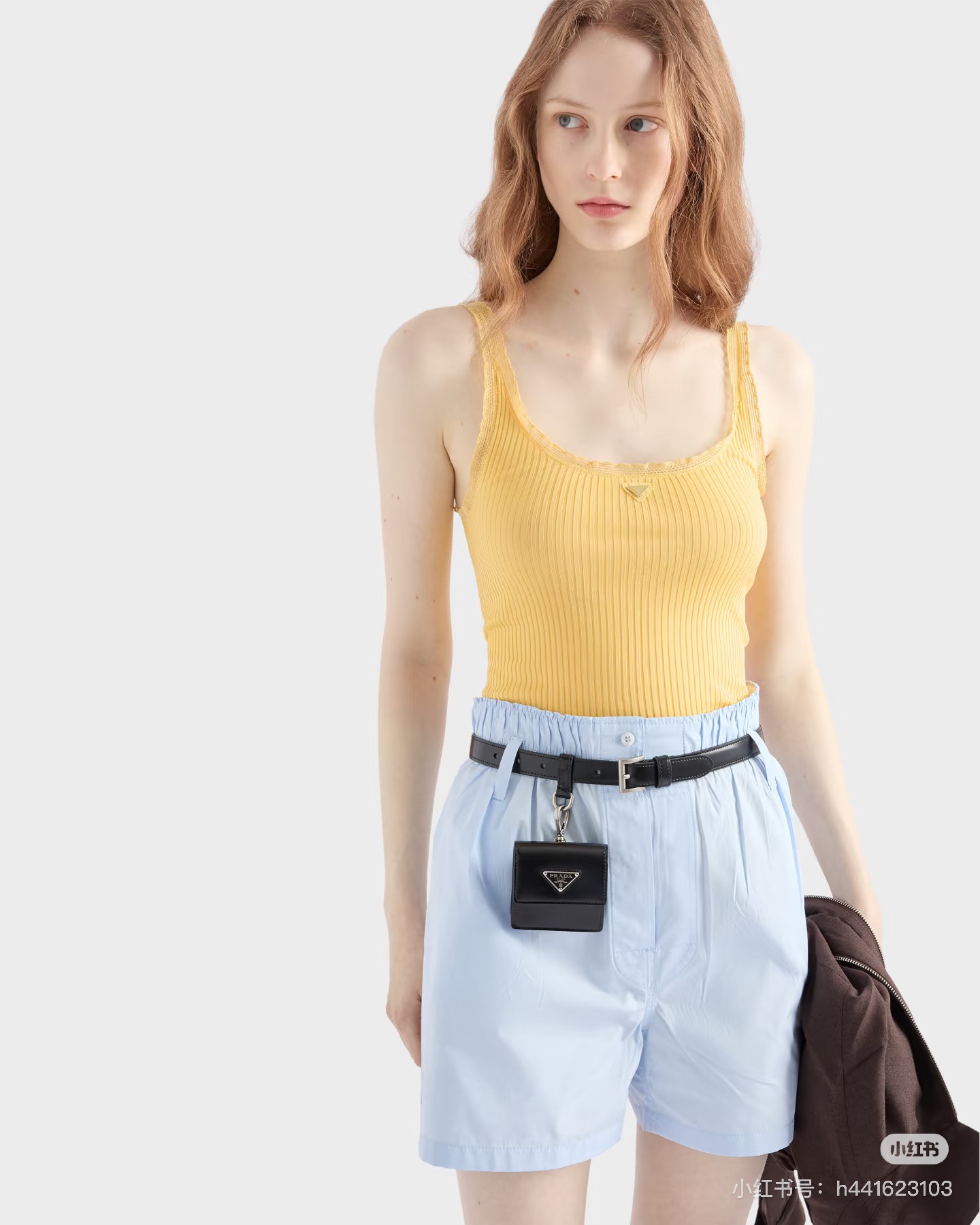 NO:420263,*25 new style poplin elastic waist A-line shorts super refreshing summer light blue, one of the essential items for vacation outfits!  A-line elastic waist pants, the upper body effect is very high and the modification ratio is raised. The classic triangle logo design of the back pocket highlights the brand's relaxed and advanced personality. Any top can easily have a high-end ootd!  Spot SML, shorts,alexander wang19860909*25新款 府绸松紧腰A字短裤超清爽的夏日淡蓝色,度假穿搭必备单品之一！ A字版松紧腰裤型,上身效果非常拉高修饰比例,后袋经典三角徽标设计彰显品牌松弛高级个性～随便搭配任何一个上装都轻松拥有高级ootd！现货 SML,,shorts,alexander wang,Women's clothing