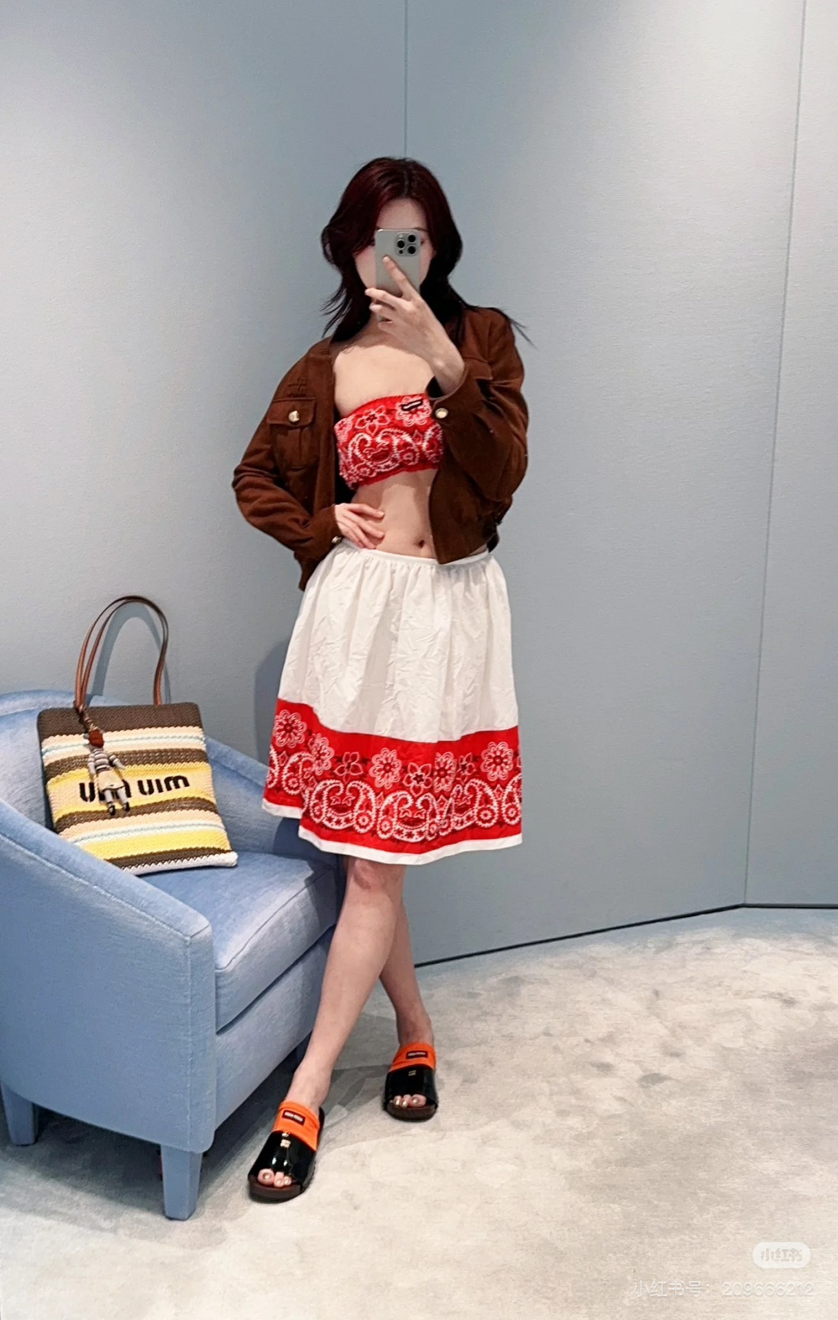 NO:423344,(Skirt) Miumi* 25Ss Spring and Summer New Style Intellectually divided lace printed skirt. Original 1:1 Customized lace development!  High-end production!  Custom imported wash cotton has a great texture!  The embroidered lace design is sweet and cool, and it has a age-reducing outfit. It is not picky about people and looks huge and slim on the upper body!  Three-dimensional tailoring technology, perfect workmanship quality depends on details!  Spot SML, miumiu, skirts, alexander wang19860909（半裙）Miumi* 25Ss春夏新款 知性分花边印花半裙.原版1:1定制花边开发！高版出品！定制进口洗水棉质感超赞！刺绣花边设计甜酷兼备减龄穿搭.不挑人版型上身巨显瘦！立体剪裁工艺,完美做工品质看细节！现货 SML,,miumiu,skirts,alexander wang,Women's clothing