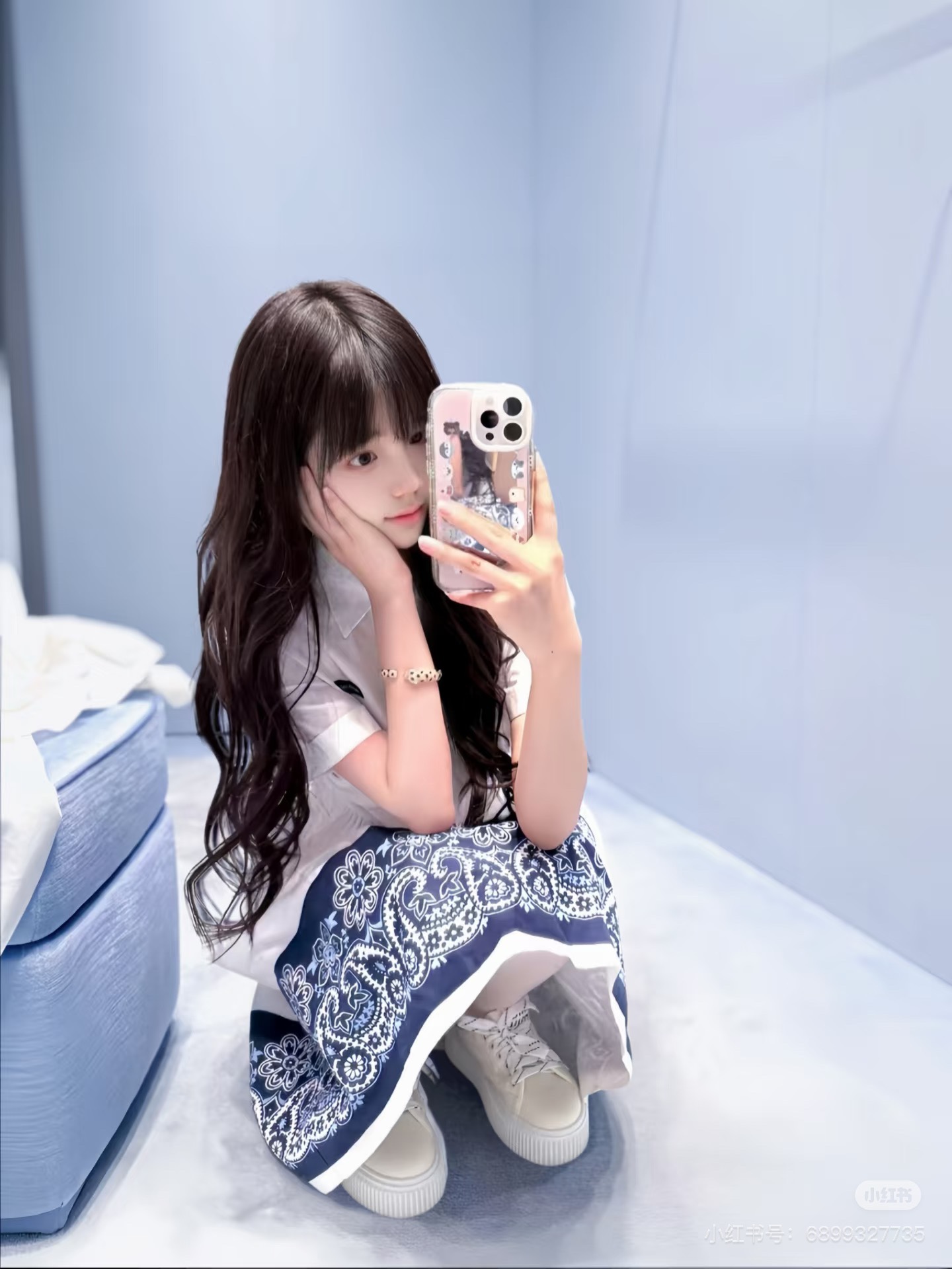 NO:423328,Miu Miu 25 cashew color color block short-sleeved shirt dress Bohemian vacation style is so great, a dress suitable for daily and holidays yb cotton material, short-sleeved white shirt collar, elegant and capable. The blue cashew flower print and bright colors collide, the overall French gentle style, the waist lace can be adjusted freely, it is very friendly to the body tolerate, and the brainless slimming style 1:1 Super style The latest summer item, please recognize the exclusive high-end version SML,,miumiu, skirts, shirts, T-shirts, alexander wang19860909Miu Miu 25腰果花色拼色短袖衬衫连衣裙 波西米亚度假风格太牛啦,日常跟度假都适用的连衣裙 yb棉材质,短袖白衬衫领,优雅又干练.蓝色腰果花印花和鲜明的色彩碰撞,整体法式温柔风,腰部系带能自由调节,对身材包容度超友好,无脑入的显瘦版型 1:1超赞版型 夏季最新单品 认准独家高版本 现货 SML,,miumiu,skirts,shirts,T-shirt,alexander wang,Women's clothing