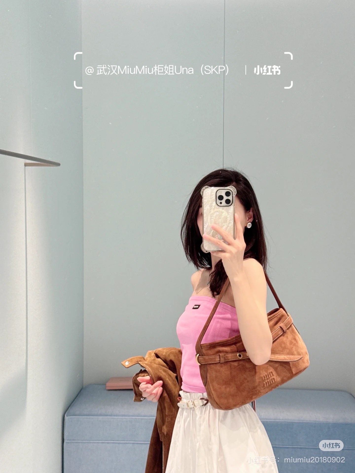 NO:428861,Miumi* 25Ss spring and summer new model, micro-label fluorescent color knitted strapless. Original development!  High-end production!  Imported yarn weaving, delicate texture, soft and comfortable, flat-mouth strap cutting, threaded edges add exquisite tone, slim fit style to create a fashionable temperament, slim and inclusive body, two fluorescent bright colors available in the whole body, embellished with the center letter logo, displaying elegant and sweet brand tone, the strap top is extremely matched, unlocking various outfits!  Spot SML, miumiu,alexander wang19860909Miumi* 25Ss春夏新款 微标荧光色针织抹胸.原版开发！高版出品！进口纱线织造 细腻肌理 柔软舒适 平口抹胸裁剪 螺纹包边增添精致调性 修身版型穿出时髦气质 显瘦包容身材 通体两款荧光亮色可选 居中字母徽标点缀 展示优雅甜美的品牌调性 抹胸上衣搭配性极高 解锁各种穿搭方式！现货 SML,,miumiu,alexander wang,Women's clothing