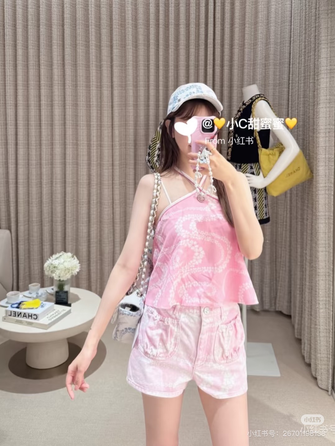 NO:432398,Chane* 25Ss Spring and Summer New Product Coco Beach Series Denim Shorts. Original Development!  High-end production!  Custom Enzyme Washed Cowboy Fabric!  A must-have item for white and rich beauty. A slimming tool is a classic pants that look super beautiful on the upper body!  High-number organic pure cotton denim texture is soft and delicate!  Nostalgic retro wash water with fashionable and high-end tone!  Perfect pants with huge slim upper body!  Spot SML, chanel, shorts, alexander wang19860909Chane* 25Ss春夏新品 Coco沙滩系列牛仔短裤.原版开发！高版出品！定制酵素洗水牛仔面料！白富美必入单品.显瘦神器经典裤型上身超好看！高织数有机纯棉牛仔质感柔软细腻！怀旧复古洗水时髦又高级的调调！完美裤型上身巨显瘦！现货 SML,,chanel,shorts,alexander wang,Women's clothing