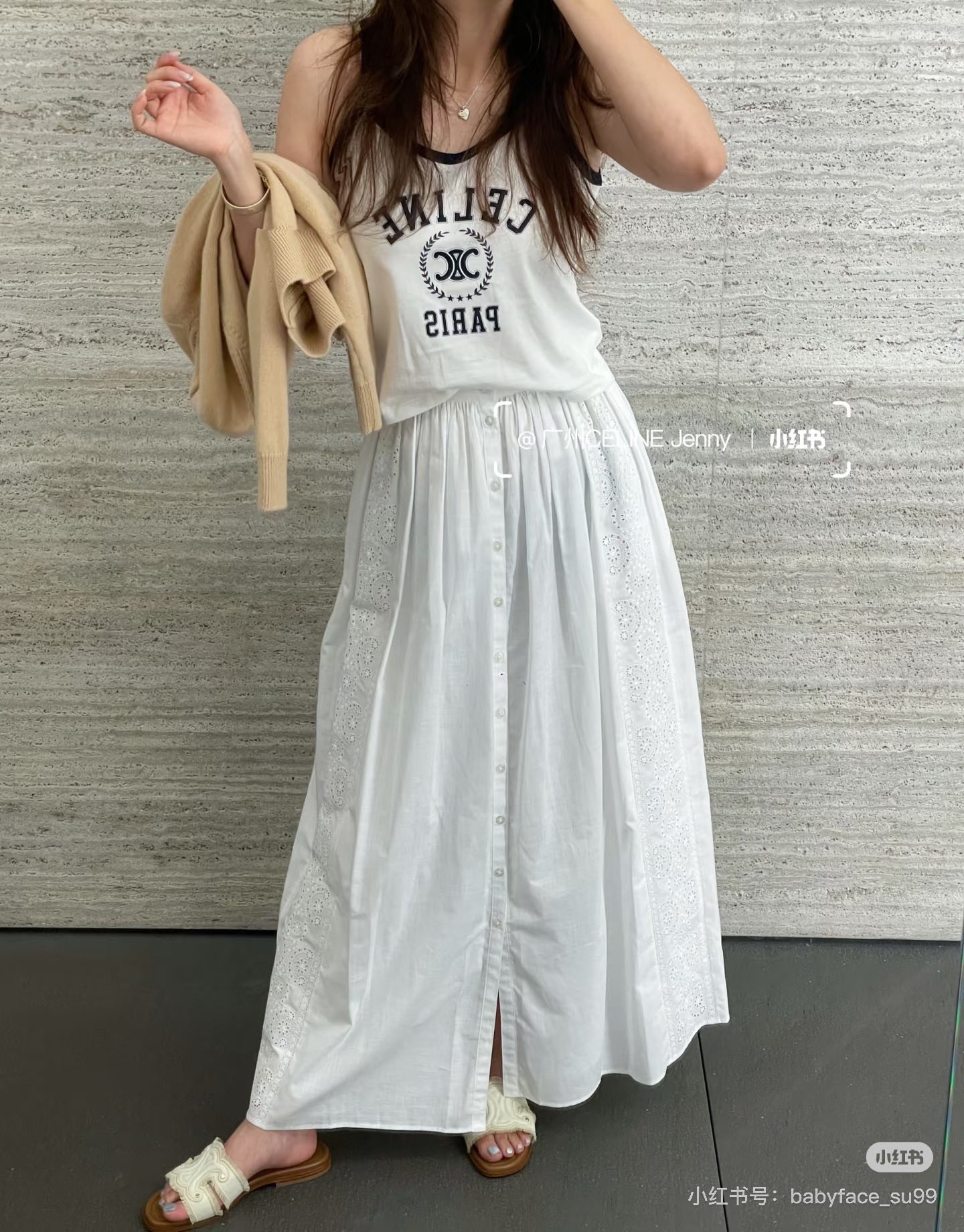 NO:433812,Celin*2025 new thin-shoulder suspender vest, all cotton material, comfortable texture, elastic and breathable, thin-shoulder suspender vest style, simple and fashionable, the whole body shoulder strap neckline and large body form a collision color, letter logo on the chest, rich design levels, highlight the brand style, make simple items more charming, wear American youthfulness, elastic fabric easily outlines the waist, wear good proportions, a suspender vest suitable for vacation and leisure, playful and fashionable, accurate version, three colors, SML, celine, alexander wang19860909Celin*2025新品细肩吊带背心 全棉材质 质感舒适 弹力透气 细肩吊带背心版型 裁剪简约时髦 通体肩带领口与大身形成碰撞色彩 胸前字母徽标 丰富设计层次 突出品牌格调 让简约单品更显魅力 穿出美式青春感 弹力面料轻松勾勒腰身 穿出好比例 一款适合度假休闲的吊带背心 俏皮洋气 认准版本 三色 SML,,celine,alexander wang,Women's clothing