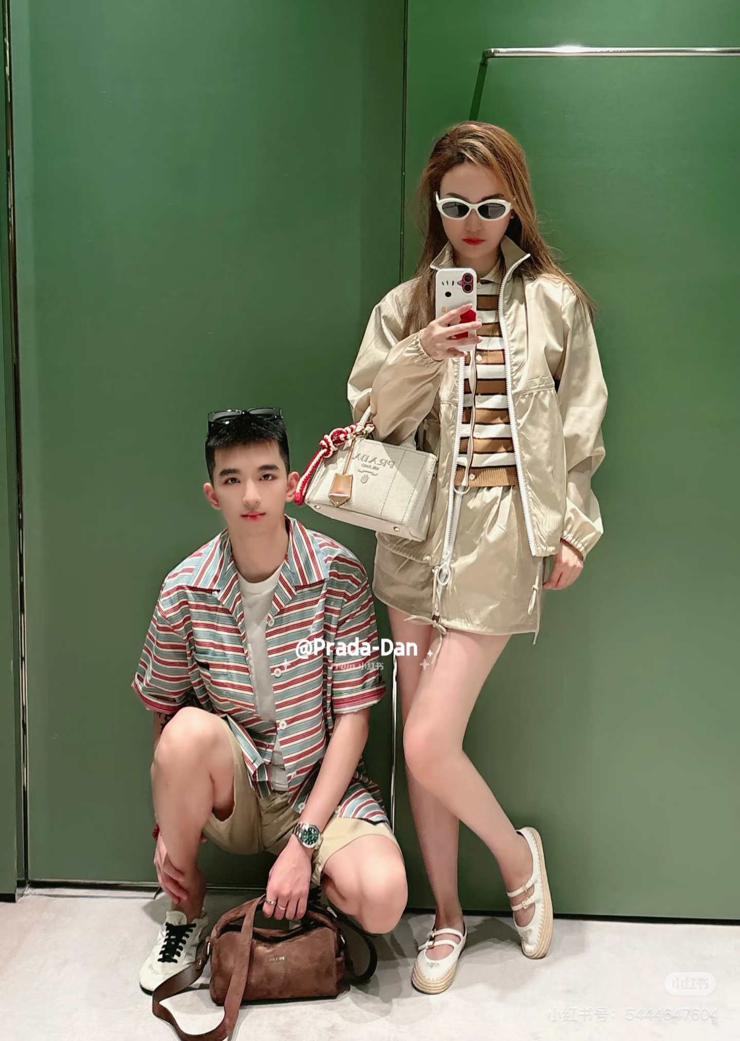 NO:433807,Jacket Prad* 25Ss Spring and Summer New Triangle Mark Double Pocket Zipper Sunscreen Jacket. Original Developed!  High-end production!  Customized development of fabrics and pattern cutting, summer outfits are also very comfortable. High-end brown colors are matched with white zippers and hardware accessories, hem adjustment design, custom hardware accessories are perfectly crafted and quality depends on the details!  Spot SML, prada, jackets & coats,alexander wang19860909外套Prad* 25Ss春夏新款 三角标双口袋拉链防晒外套.原版开发！高版出品！定制开发面料与版型裁剪 夏日穿搭也很舒适 高级的咖色搭配白色的拉链与五金配饰 下摆调节设计 定制五金辅料完美做工品质看细节！现货 SML,,prada,jackets & coats,alexander wang,Women's clothing