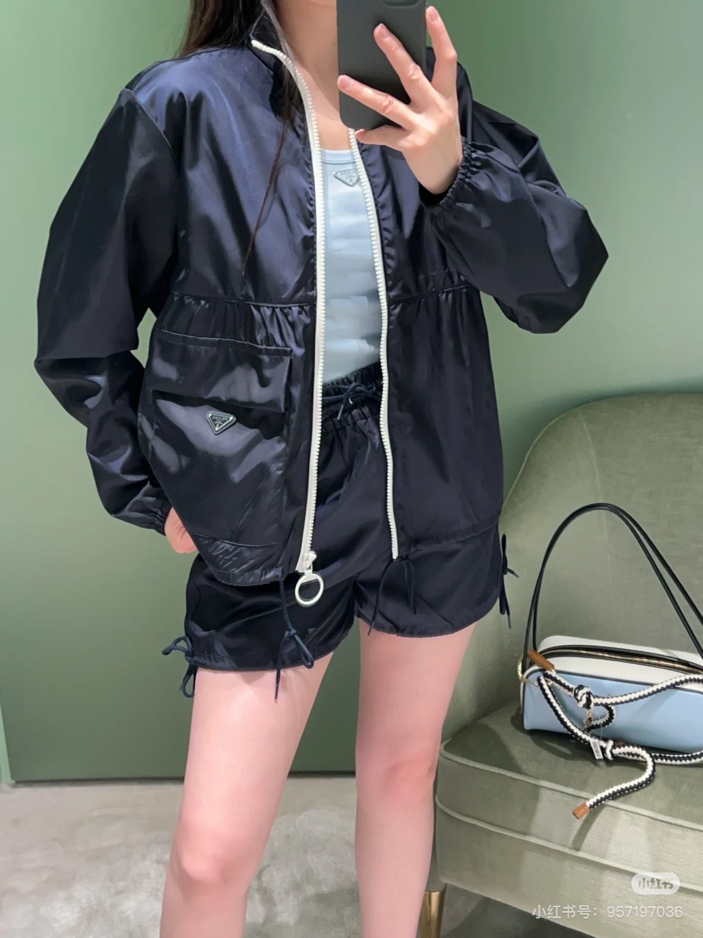 NO:433815,Jacket Prad* 25Ss Spring and Summer New Triangle Mark Double Pocket Zipper Sunscreen Jacket. Original Developed!  High-end production!  Customized development of fabrics and pattern cutting, summer outfits are also very comfortable. High-end brown colors are matched with white zippers and hardware accessories, hem adjustment design, custom hardware accessories are perfectly crafted and quality depends on the details!  Spot SML, prada, jackets & coats,alexander wang19860909外套Prad* 25Ss春夏新款 三角标双口袋拉链防晒外套.原版开发！高版出品！定制开发面料与版型裁剪 夏日穿搭也很舒适 高级的咖色搭配白色的拉链与五金配饰 下摆调节设计 定制五金辅料完美做工品质看细节！现货 SML,,prada,jackets & coats,alexander wang,Women's clothing