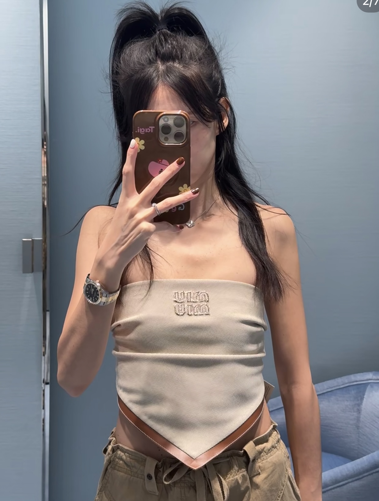 NO:434617,(Tibre Boobs) Miumi* 25Ss Spring and Summer New Style, Spliced ​​Embroidered Denim Cotton, Triangle Strap Boobs Vest Original Development!  High-end production!  A must-have item for hot girls!  The photo is super chicky and fashionable!  Absolutely unique. One set of heavy industry technology is complicated in workmanship!  The details are perfect!  It's really beautiful~ Jimei, rush to the duck!  Spot SML, miumiu,alexander wang19860909（抹胸）Miumi* 25Ss春夏新款 拼接刺绣牛仔棉 三角抹胸背心 原版开发！高版出品！辣妹女孩们必入单品！拍照超鸡具有时髦感！绝对的与众不同 一套都是重工工艺 做工复杂！细节也做到完美！真的非常好看～集美们 冲鸭！现货 SML,,miumiu,alexander wang,Women's clothing