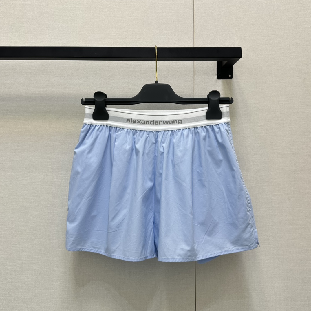 NO:436189,(Shorts) alexanderwang *25 new webbing straight shorts sleeveless shirt. Original development High-end production. Comfortable and stylish, full of texture. Simple design style Show your taste and style. The waist webbing is decorated with logo letter embroidery to show style. The combination of simple tailoring and exquisite details highlights the capable temperament. Whether it is work or date, it can make you the focus. Series development Match series items Show fashionable style!  Accurate version SML big product real shot, shorts, shirts, alexander wang19860909（短裤） alexanderwang *25新品织带直筒短裤无袖衬衫.原版开发 高版出品.舒适有型 质感十足 简约的设计风格 展现你的品味与格调 腰头织带饰有标志字母刺绣 尽显格调 简洁的剪裁与精致的细节相结合 凸显干练气质 无论是工作还是约会 它都能让你成为焦点 系列开发 搭配系列单品 尽展时髦风格！认准版本 SML大货实拍,,shorts,shirts,alexander wang,Women's clothing