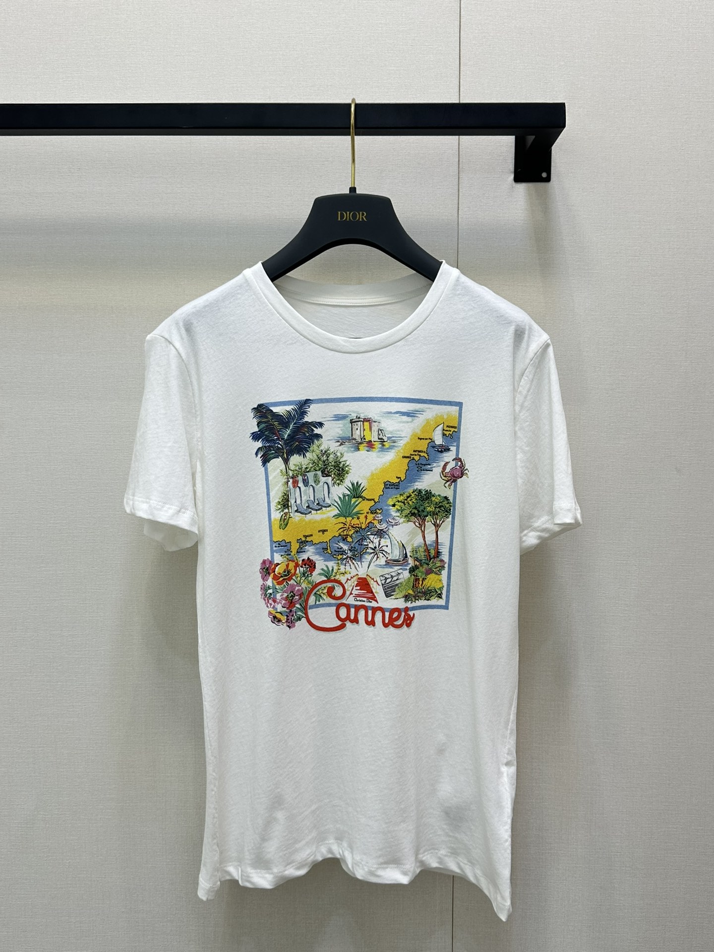 NO:436940,Dio* 25Ss Spring and Summer City Limited New Style Paris Red Carpet Starry Shining Printed Pattern Short Sleeve T-shirt. Original Development!  High-end production!  The imported pure cotton linen washing fabric has a great texture!  Temperamental girlish style and age-reducing and fashionable item!  Low-key and luxurious, versatile style, not picky about others, beautiful body!  The quality of workmanship depends on the details!  Spot SML big-ticket real shot, dior, T-shirt,tees, t-shirt,alexander wang19860909Dio* 25Ss春夏城市限定新款 巴黎的红毯星光闪耀印花图案短袖T恤.原版开发！高版出品！进口纯棉亚麻洗水面料质感超赞！气质少女风减龄又时髦单品！低调奢华,版型百搭不挑人上身美的不要不要的！做工品质看细节！现货 SML大货实拍,,dior,T-shirt,tees，t-shirt,alexander wang,Women's clothing