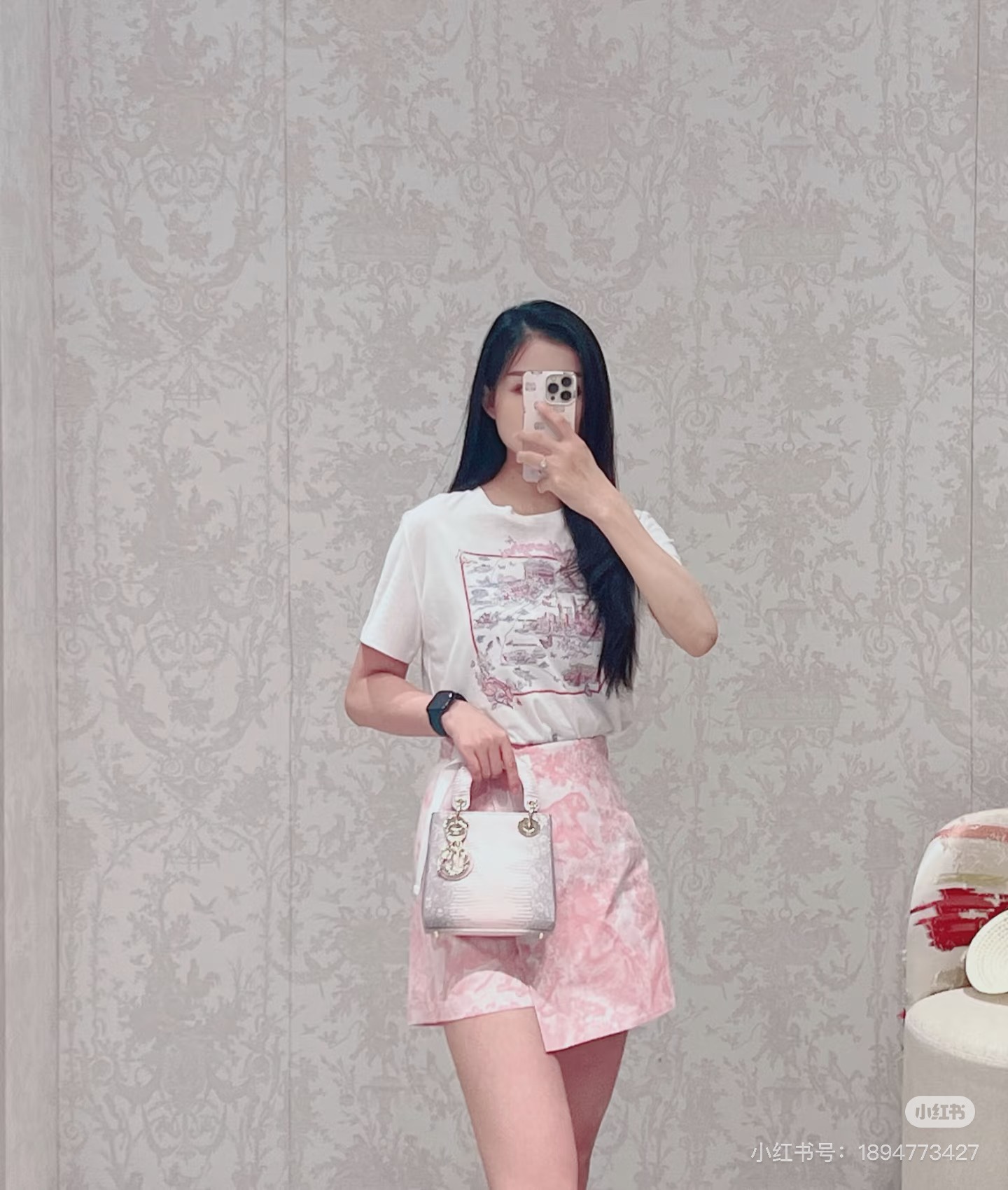 NO:436936,Dio* 25Ss Spring and Summer City Limited New Style, Shanghai's Bund is covered with sunset printed pattern short-sleeved T-shirt. Original development!  High-end production!  Original 1:1 linen fabric The wash fabric has a great texture!  Temperamental girlish style and age-reducing and fashionable item!  Low-key and luxurious, versatile style, not picky about others, beautiful body!  The quality of workmanship depends on the details!  Spot SML,,dior,T-shirt,tees,t-shirt,alexander wang19860909Dio* 25Ss春夏城市限定新款 上海的外滩披上夕阳印花图案短袖T恤.原版开发！高版出品！原版1:1亚麻面料 洗水面料质感超赞！气质少女风减龄又时髦单品！低调奢华,版型百搭不挑人上身美的不要不要的！做工品质看细节！现货 SML,,dior,T-shirt,tees，t-shirt,alexander wang,Women's clothing