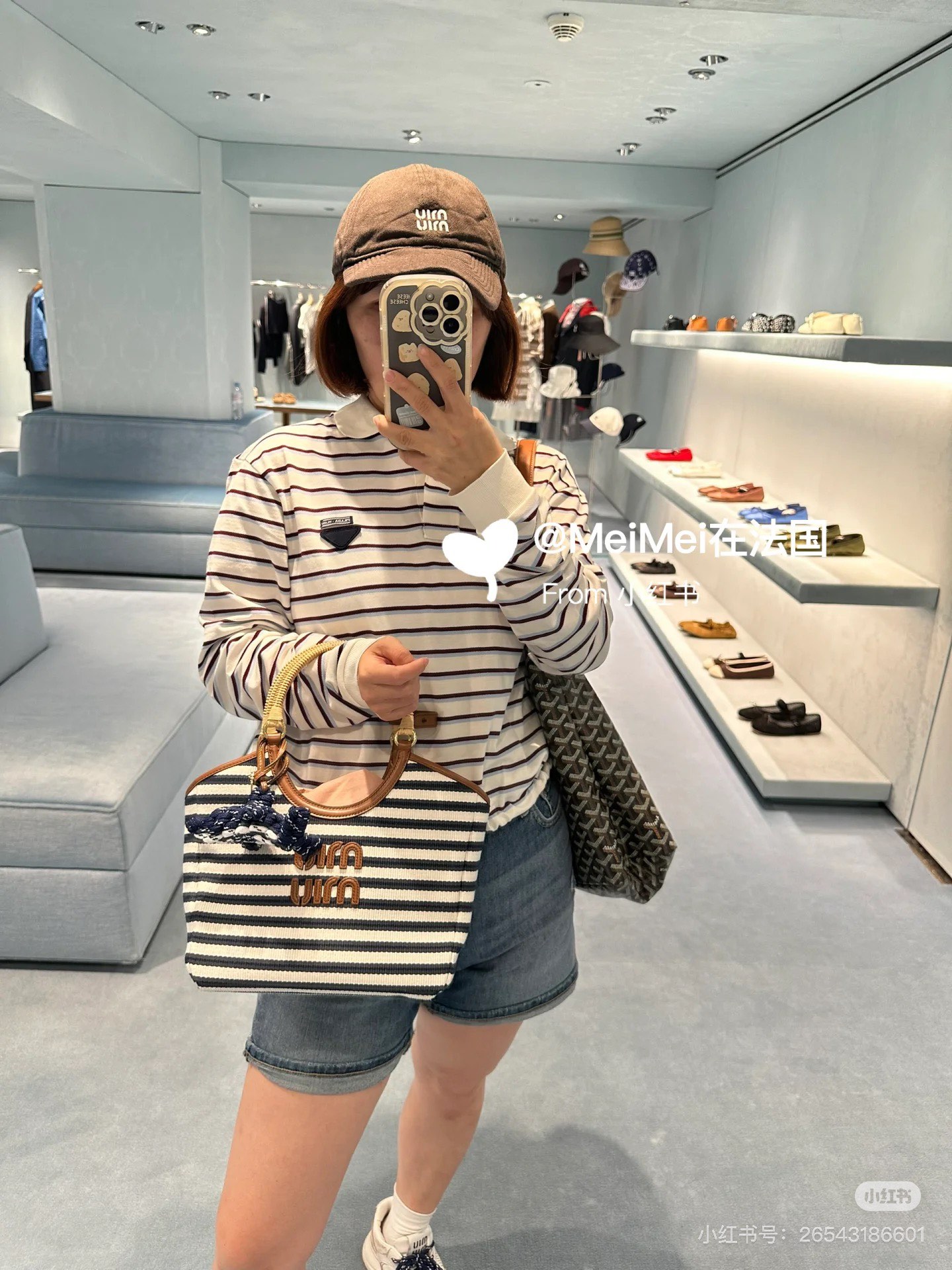 NO:437664,Prad* 25Ss spring and summer new style, high-spirited outfit striped long-sleeved Polo shirt. Original development!  High-end production!  Short drawstring elastic waist design with fashionable and exquisite quality items!  Imported pure cotton fabric!  The handsome girlish style is versatile and age-reducing sweetness. The upper body looks huge and slim!  Spot SML, prada,alexander wang19860909Prad* 25Ss春夏新款 高智感穿搭条纹控长袖Polo衫.原版开发！高版出品！小短款抽绳松紧腰设计时髦精必入气质单品！进口纯棉面料！帅气少女风百搭减龄甜美气息.版型上身巨显瘦！现货 SML,,prada,alexander wang,Women's clothing