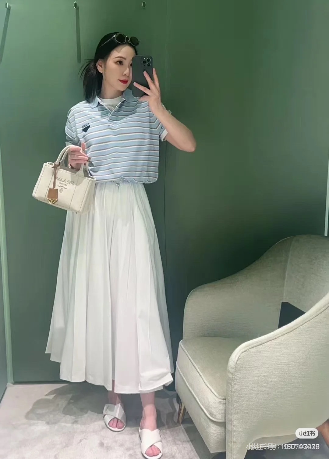 NO:437682,Prad* 25Ss spring and summer new style, high-spirited outfit striped short-sleeved Polo shirt. Original development!  High-end production!  Short drawstring elastic waist design with fashionable and exquisite quality items!  Imported pure cotton fabric!  The handsome girlish style is versatile and age-reducing sweetness. The upper body looks huge and slim!  Spot SML, prada, T-shirt, alexander wang19860909Prad* 25Ss春夏新款 高智感穿搭条纹控短袖Polo衫.原版开发！高版出品！小短款抽绳松紧腰设计时髦精必入气质单品！进口纯棉面料！帅气少女风百搭减龄甜美气息.版型上身巨显瘦！现货 SML,,prada,T-shirt,alexander wang,Women's clothing