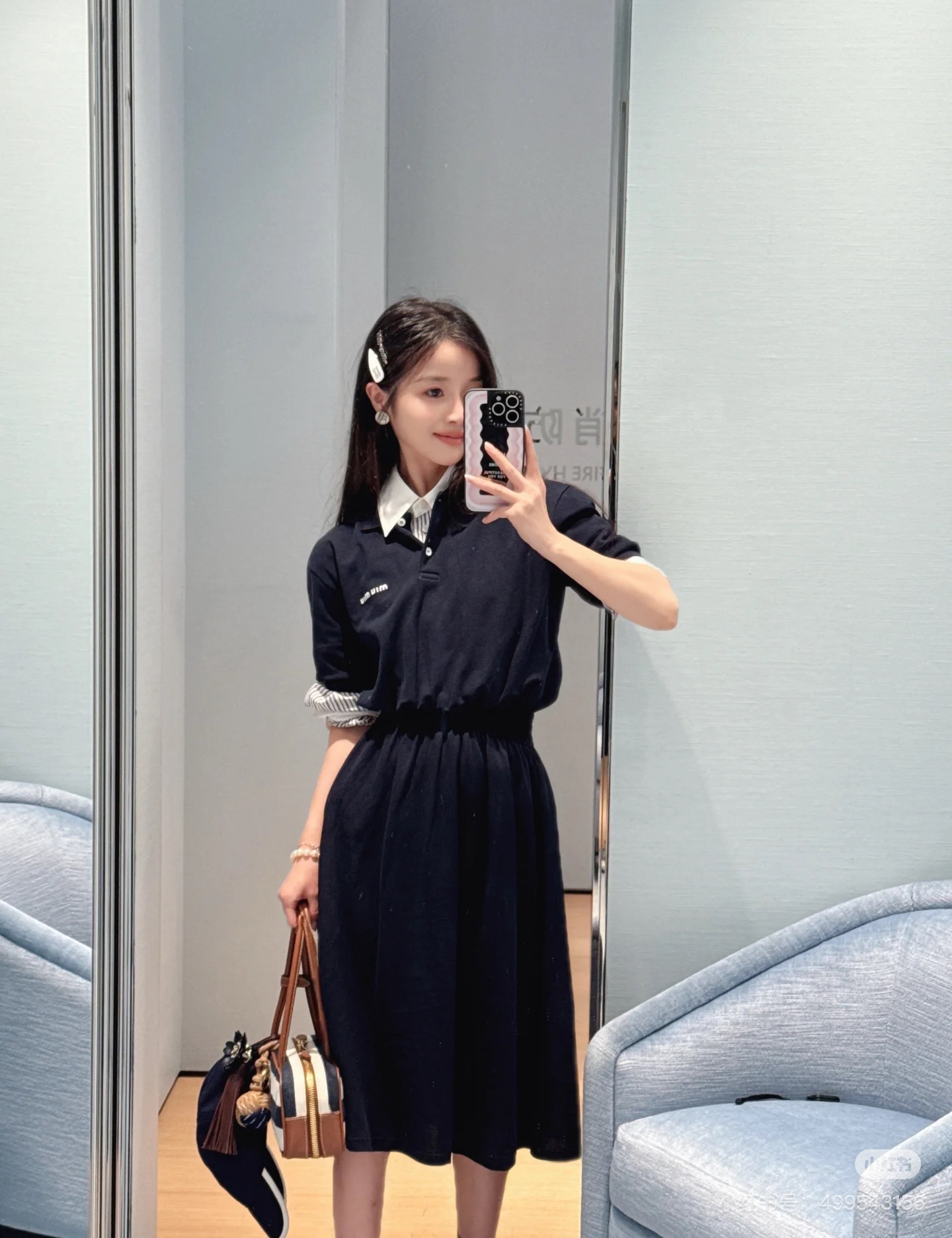 NO:444275,Miumi* 25Ss Spring and Summer New Lapel Letter Embroidered Casual Short Sleeve Dress. Original Developed!  High-end production!  Use custom skin-friendly beaded cotton fabric, age-reducing Polo collar style, fitted style, huge slim upper body, and classic logo embroidery on the chest, successfully counterattacking to become the popular internet celebrity ~ Spot SML. Coffee blue,,miumiu, skirts, T-shirt, alexander wang19860909Miumi* 25Ss春夏新款 翻领字母刺绣休闲短袖连衣裙.原版开发！高版出品！采用定制的亲肤珠地棉质面料,减龄Polo领版型,合身版型上身巨显瘦,胸口饰以经典logo徽标刺绣,成功逆袭为当下的网红爆款~现货 SML.咖色 蓝色,,miumiu,skirts,T-shirt,alexander wang,Women's clothing