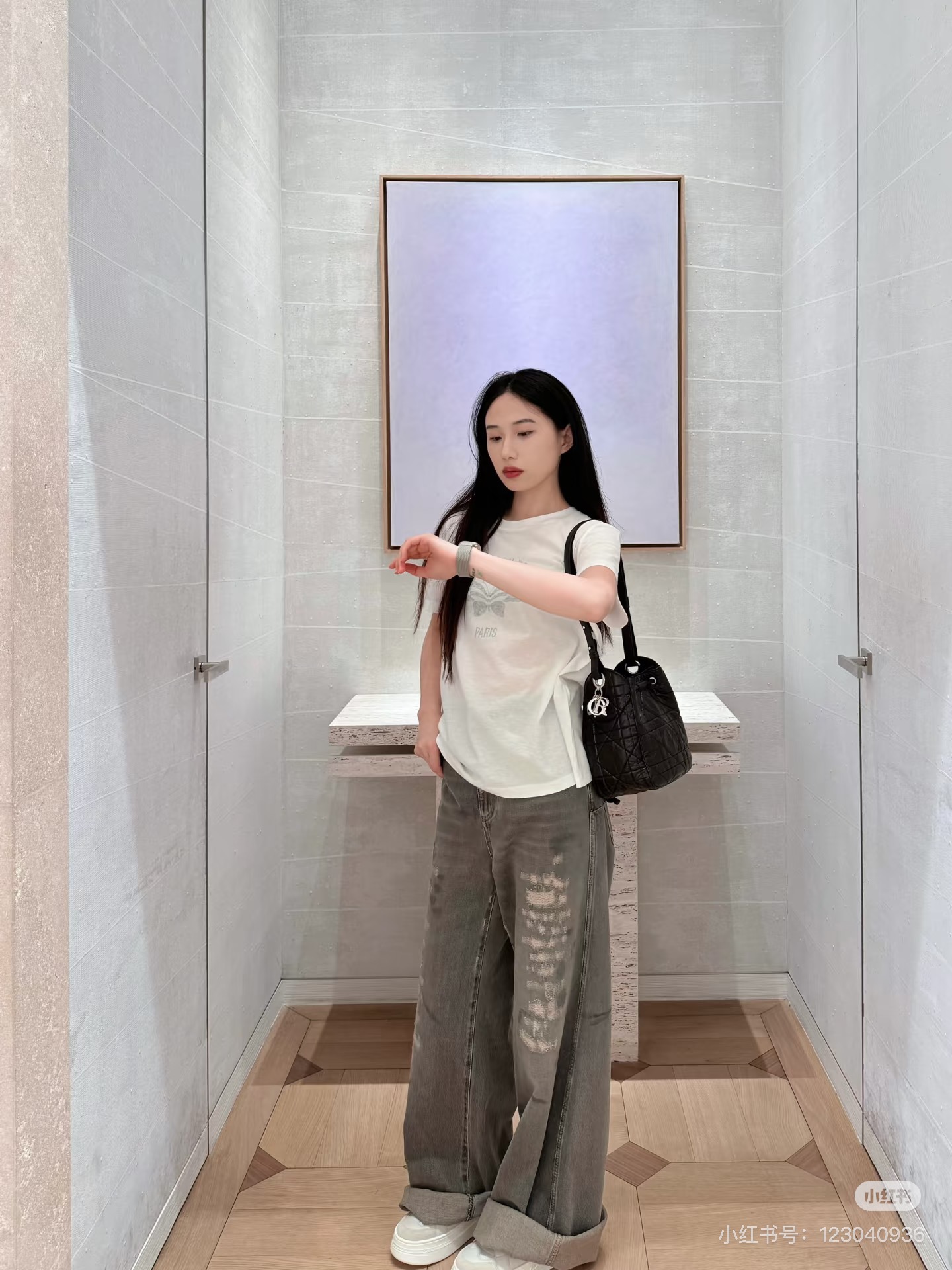 NO:446032,Dior25ss Spring and Summer New Style, Browned and Frayed Worn-Grammed Wide-Legging Pants. Original Development High-Premium Production!  Use pure cotton fabric. The denim upper body is soft. The old-fashioned vintage hole design. Various washing techniques. The texture is clear. The design sense. The back design cowhide sign is full of details. Customized hardware accessories are high-quality. SML,,dior,cowhide,alexander wang.19860909Dior25ss春夏新款 破洞磨破做旧阔腿裤.原版开发 高版出品！采用纯棉的面料 牛仔上身柔软 做旧复古破洞设计 多种水洗工艺 纹理做旧清晰 设计感 后设计牛皮标牌 细节满满 定制五金配件高品质~ 现货 SML,,dior,cowhide,alexander wang,Women's clothing