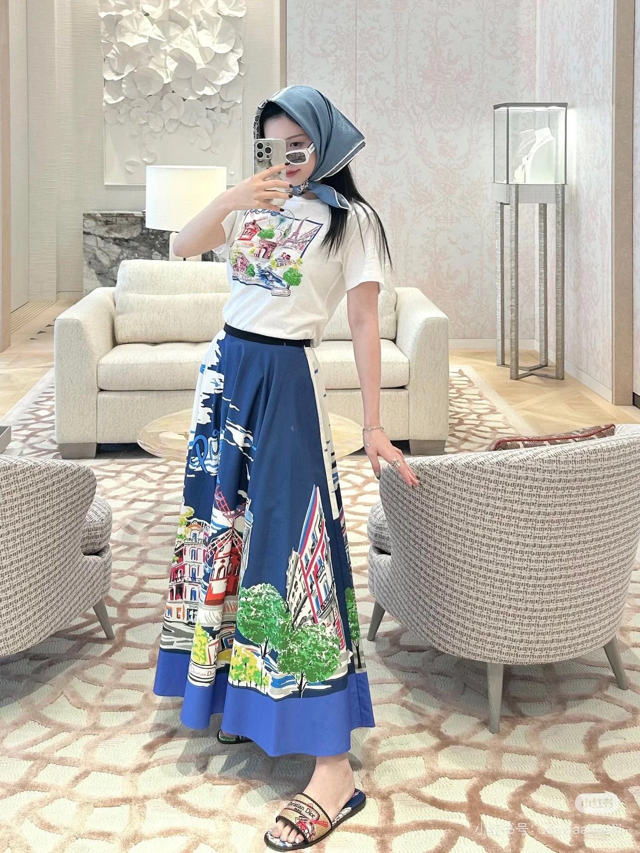 NO:450989,Dio*2025 new printed city street view skirt Customized YB imported silk silk silk material, texture shiny, smooth and comfortable, high-waist skirt cut, micro A-shaped pleated umbrella-shaped large swing design, the upper body is full of lazy style, hand-painted city street view and letter logo elements, echoing the refreshing vacation atmosphere of the hot summer, items that can be used for daily commuting and vacation, easy to wear and bring out a fashionable feeling, accurate version SML, dior, skirts, alexander wang19860909Dio*2025新品印花城市街景半裙 定制YB进口丝蚕稠材质 质感光泽 垂顺舒适 高腰半身裙剪裁 微A字压褶伞状大摆设计 上身充满慵懒风情气息 通体满印手绘感城市街景和字母徽标元素 呼应炎炎夏日的清爽度假气息 日常通勤度假都可驾驭的单品 轻松穿搭出洋气感 认准版本 SML,,dior,skirts,alexander wang,Women's clothing