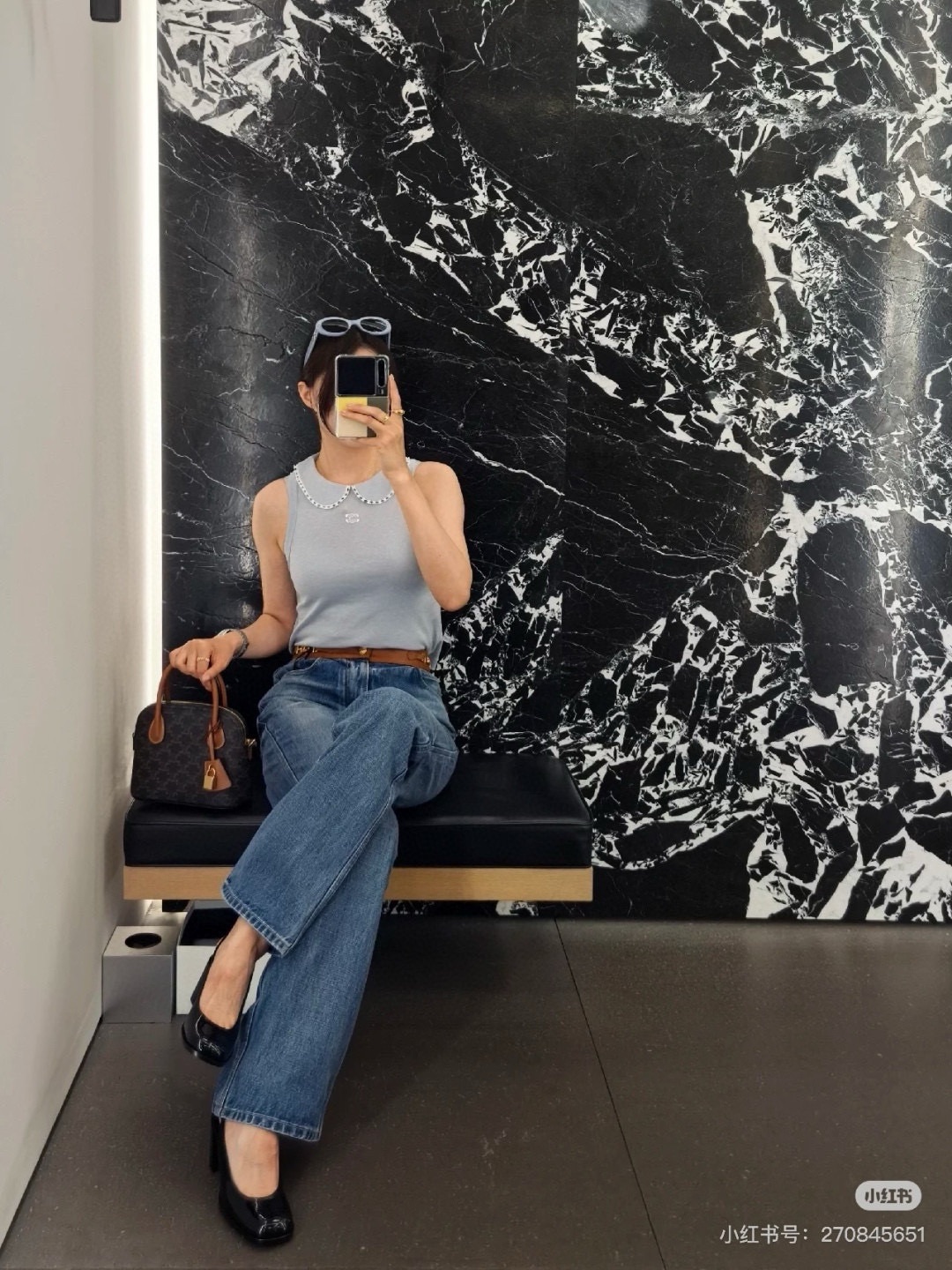 NO:452784,*25new leather spliced ​​jeans are uniquely beautiful chapters in early autumn~ The waist is made of spliced ​​leather material, which is high-end and textured!  Exclusively customized imported YB cotton material, heavy industrial enzyme washing buffet material, overall upper body style modify leg shape to raise body proportions ~ straight cylinder style is versatile and not picky for people, it is superb!  1:1 Superior version, the latest items in early autumn, please recognize the exclusive high-end version SML, alexander wang19860909*25new皮拼接牛仔长裤独属于早秋的美丽章节～腰间做拼接皮材质,高级又有质感！独家定制进口yb棉材质,重工酵素洗水牛仔材质,整体上身版型修饰腿型拉高身材比例～直筒版型百搭不挑人随意搭配都是超绝的ootd！1:1超赞版型 早秋最新单品 认准独家高版本 SML,,alexander wang,Women's clothing