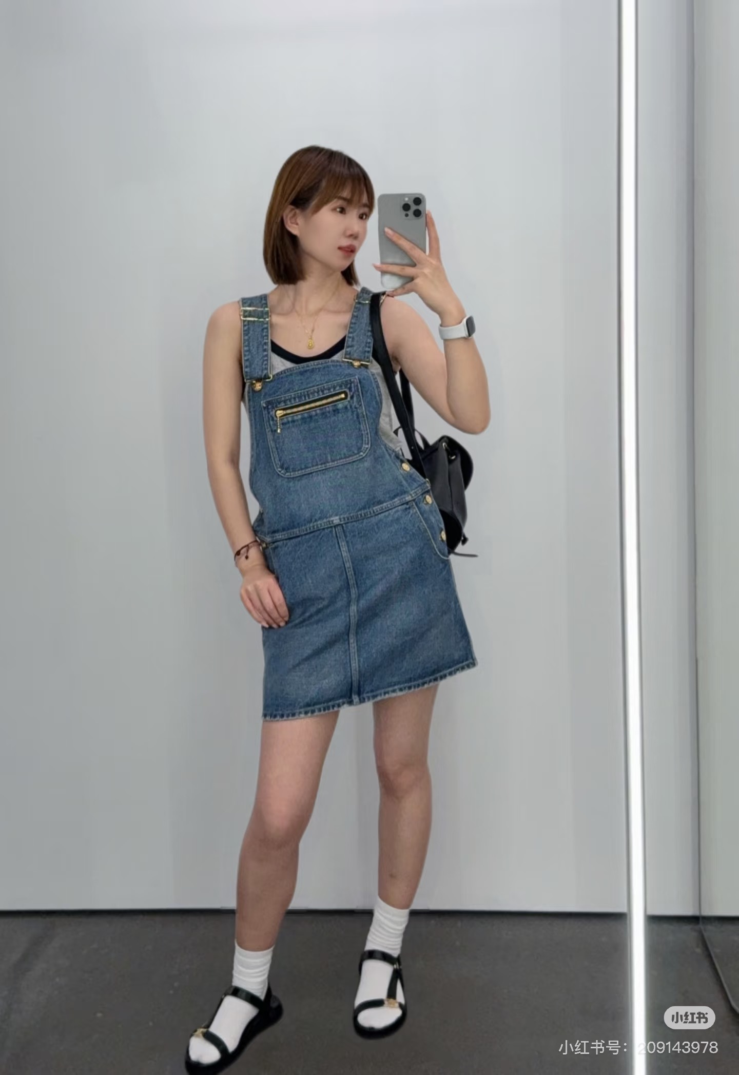 NO:455173,*25new Arc de Triomphe metal buckle denim strap dress, uniquely beautiful chapter of early autumn ~ high-end and textured!  Exclusively customized imported YB cotton material, heavy industrial enzyme washing buffet material, overall upper body style modify leg shape to raise body proportions ~ straight cylinder style is versatile and not picky for people, it is superb!  1:1 Superior version, the latest items in early autumn, and the exclusive high-end version SML, skirts, alexander wang19860909*25new凯旋门金属扣牛仔背带连衣裙 独属于早秋的美丽章节～高级又有质感！ 独家定制进口yb棉材质,重工酵素洗水牛仔材质,整体上身版型修饰腿型拉高身材比例～直筒版型百搭不挑人随意搭配都是超绝的ootd！1:1超赞版型 早秋最新单品 认准独家高版本 SML,,skirts,alexander wang,Women's clothing