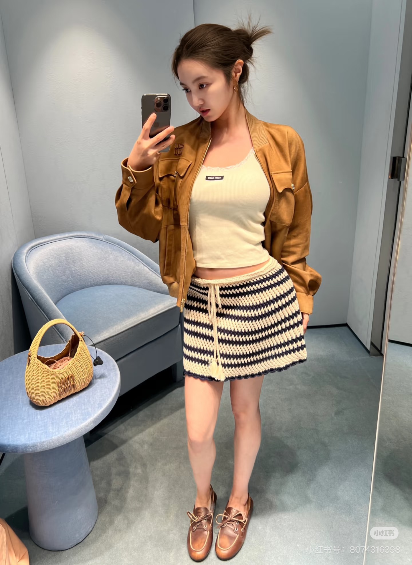 NO:455186,*25new wavy striped braided skirt must have new styles for holidays!  The flower spikes on the waist are tied with rope decoration to add a playful atmosphere!  Exclusively customized imported YB cotton material, the overall weaving design is super exquisite and atmospheric~ the classic logo letter embroidery pattern embellishment of the back waist, highlighting the brand's unique charm positioning!  The item that can both age and look slim~1:1 Super model The latest item in summer Recognize the exclusive high-end version SML, skirts, alexander wang19860909*25new波浪间色条纹编织半裙度假出片必备新款ootd！腰前花穗绑带绳索装饰增添俏皮气息！ 独家定制进口yb棉材质,编织工艺设计整体超级精致大气～后腰经典徽标字母刺绣图案点缀,突显品牌独有的魅力定位！减龄显瘦兼得的单品～1:1超赞版型 夏季最新单品 认准独家高版本 现货 SML,,skirts,alexander wang,Women's clothing