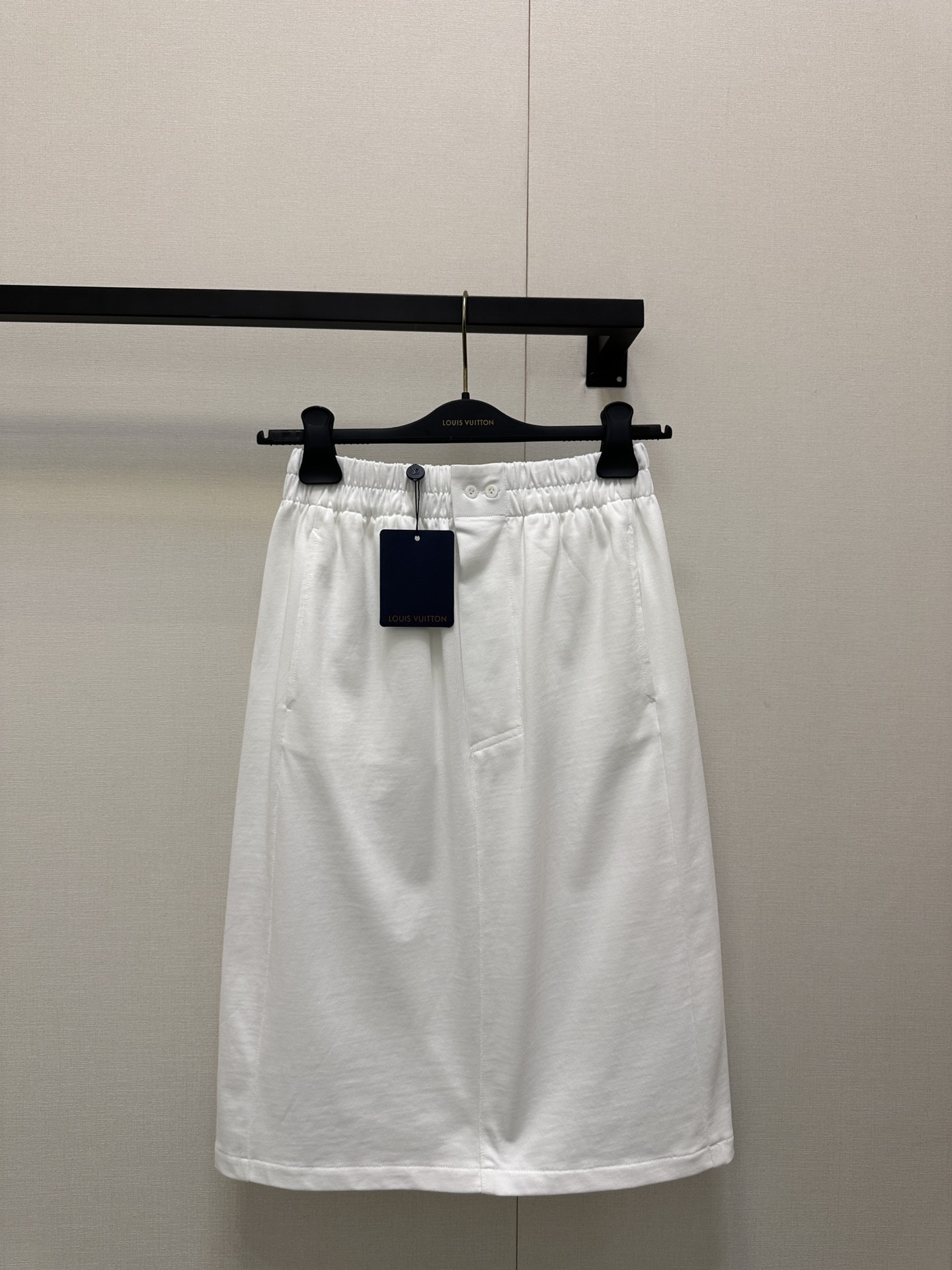 NO:456444,(Skirt) 25new denim patch iron sheet pocket round neck short sleeves difference between old-fashioned denim pocket style MONOGRAM design is really clever and changeable. Exclusive custom imported yb cotton material, customized soft and comfortable cotton knit, classic, fashionable and high-end!  The style is not picky about others and looks slim!  1:1 super style for spring and summer wear items. The latest items for summer. Accept the exclusive high-end version. SML large-scale real shots, skirts, T-shirt, alexander wang19860909（半裙） 25new牛仔贴布铁片口袋圆领短袖区别老花牛仔口袋款式MONOGRAM设计真的是灵巧多变 独家定制进口yb棉材质,定制柔软舒适的棉质针织,经典时髦又高级！版型不挑人上身巨显瘦！春夏实穿的单品1:1超赞版型 夏季最新单品 认准独家高版本 现货 SML大货实拍,,skirts,T-shirt,alexander wang,Women's clothing